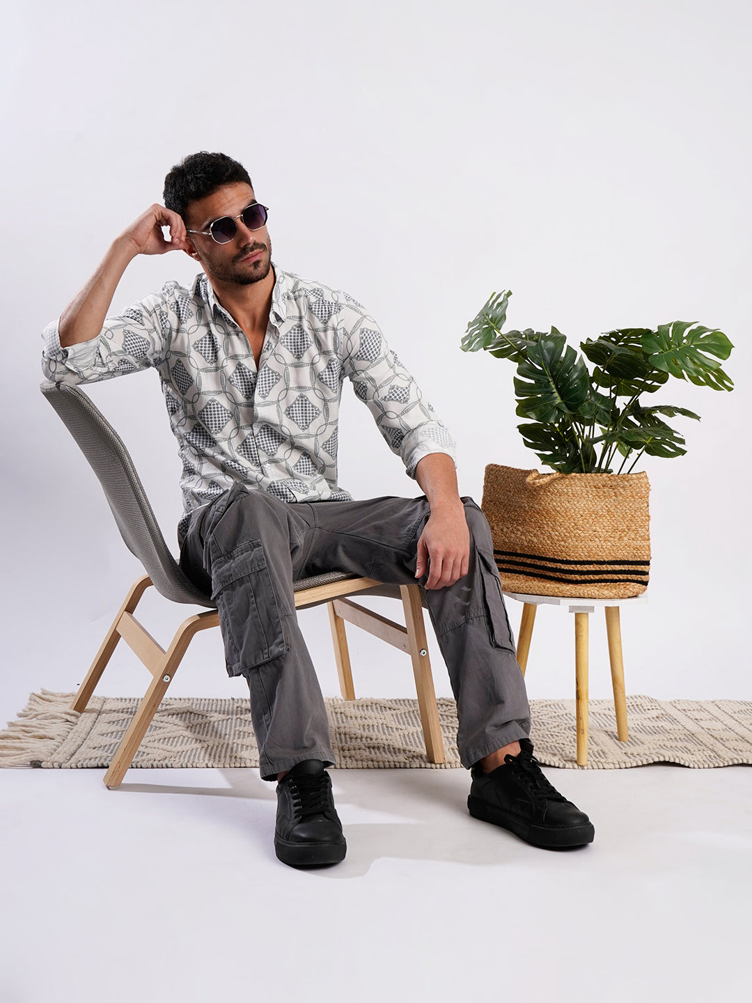 Men White and Blue Abstract Printed Shirt