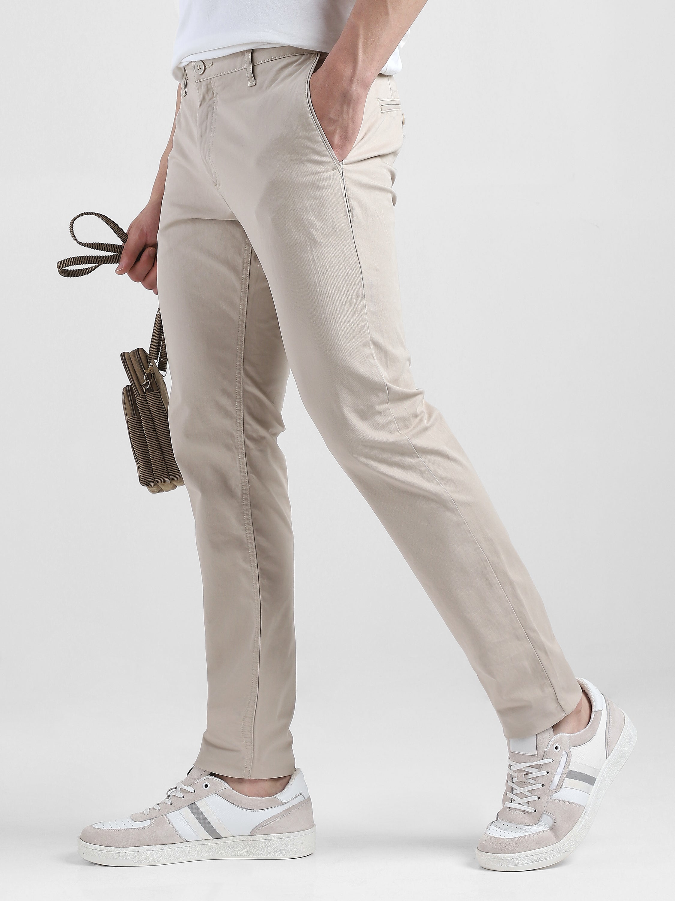 Men Cream Mid Rise Regular Fit Trouser