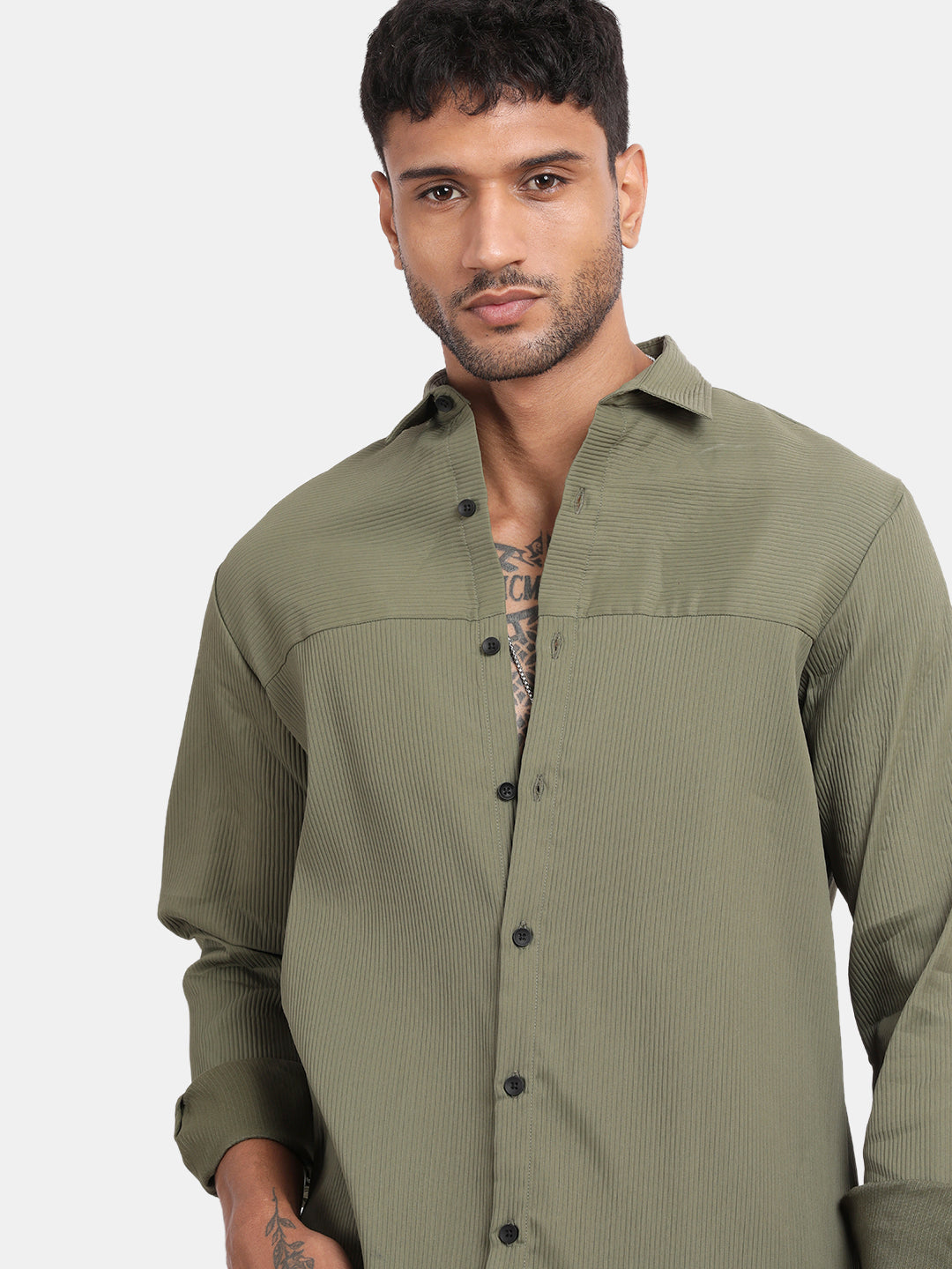 Men Olive Slim Fit Spread Collar Full Sleeve Casual Shirt