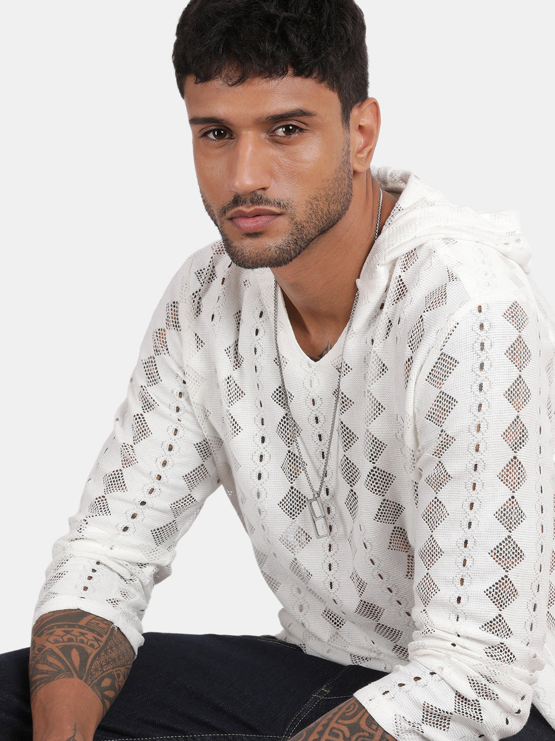 Men White Regular Fit Spread Collar Full Sleeve Hoodie