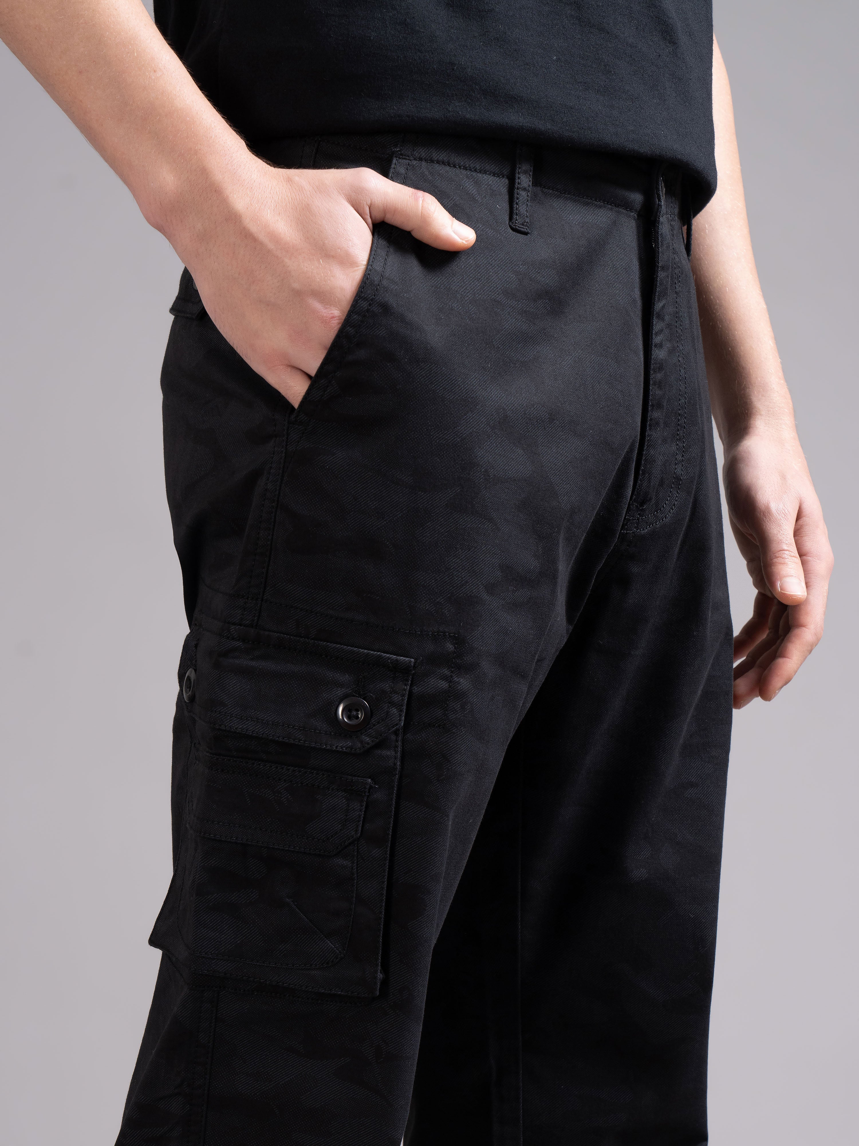 Men Black Relaxed Fit Cargo Trouser