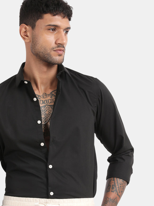 Men Black Slim Fit Spread Collar Full Sleeve Casual Shirt