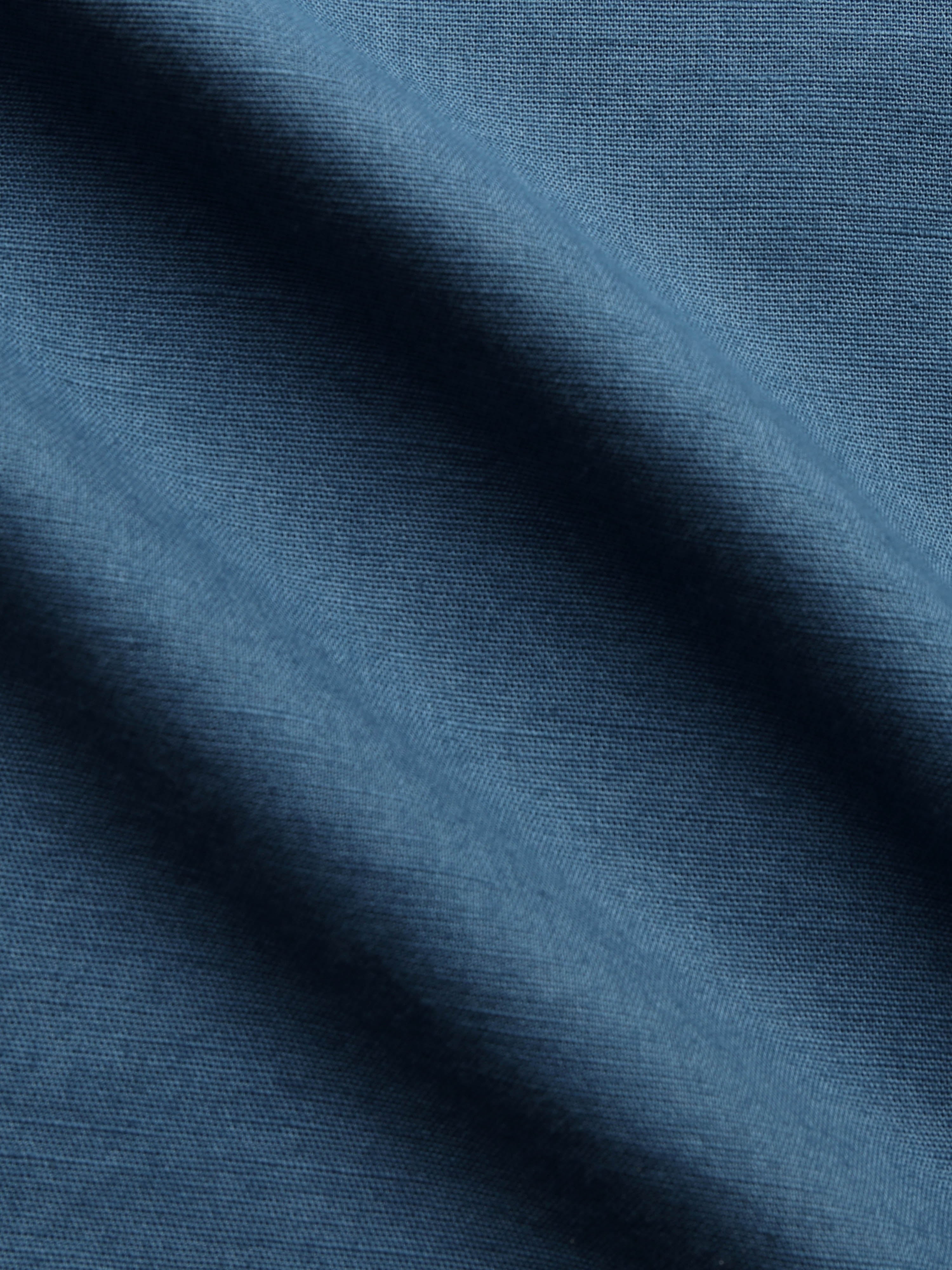 Men Blue Slub Solid Shirt