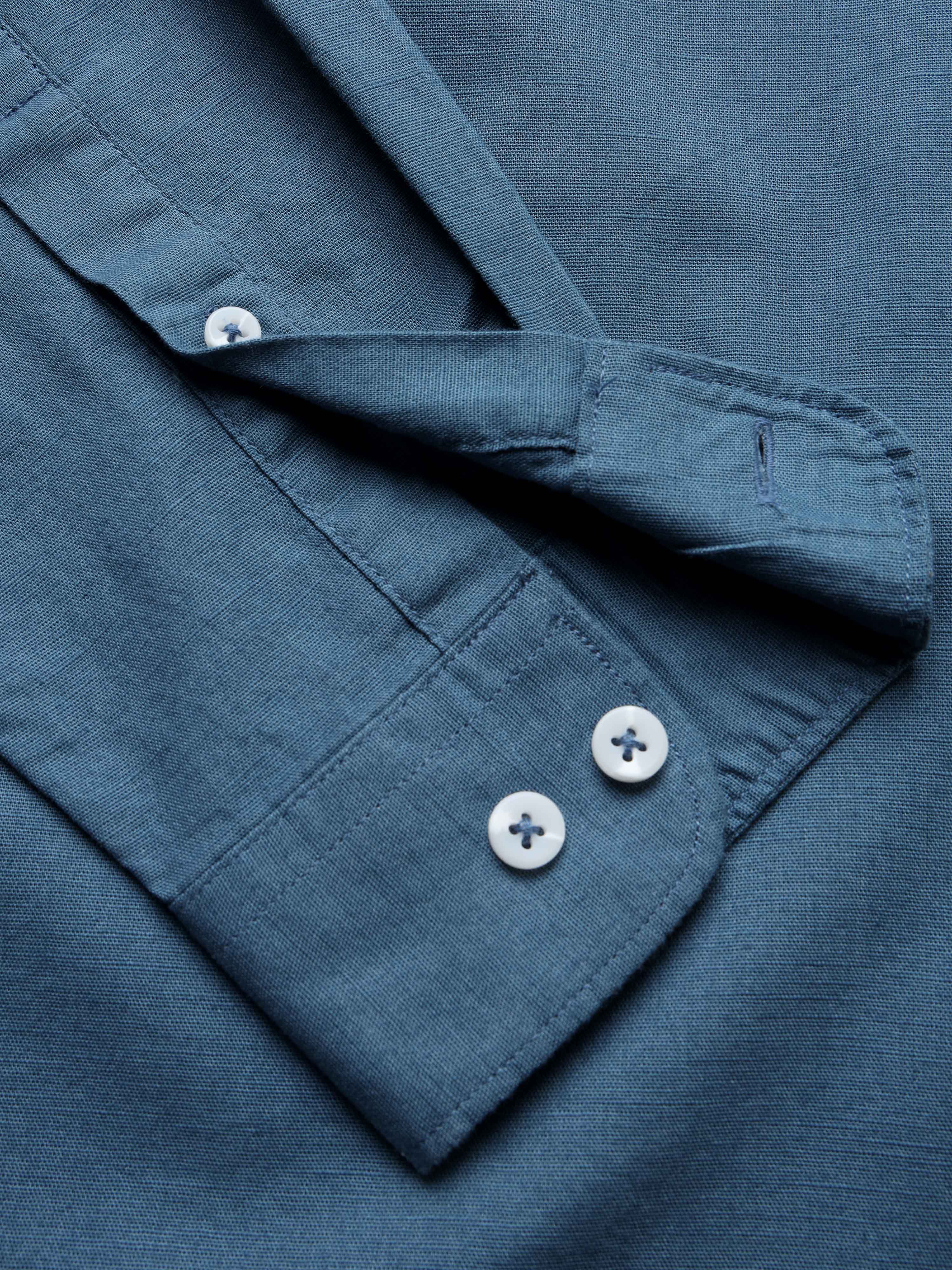 Men Blue Slub Solid Shirt