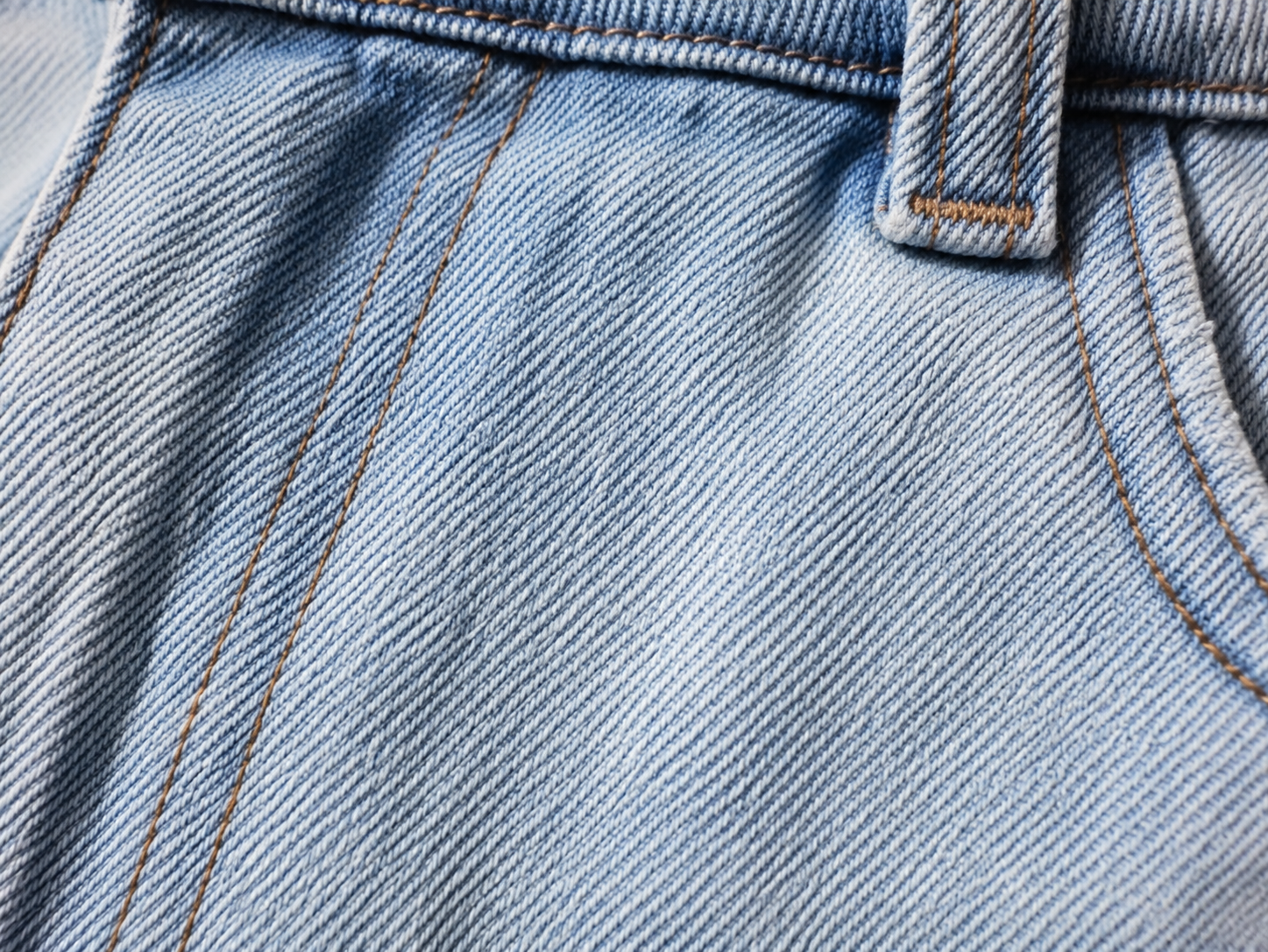 Women Denim Light Wash Raw Hem Shorts
