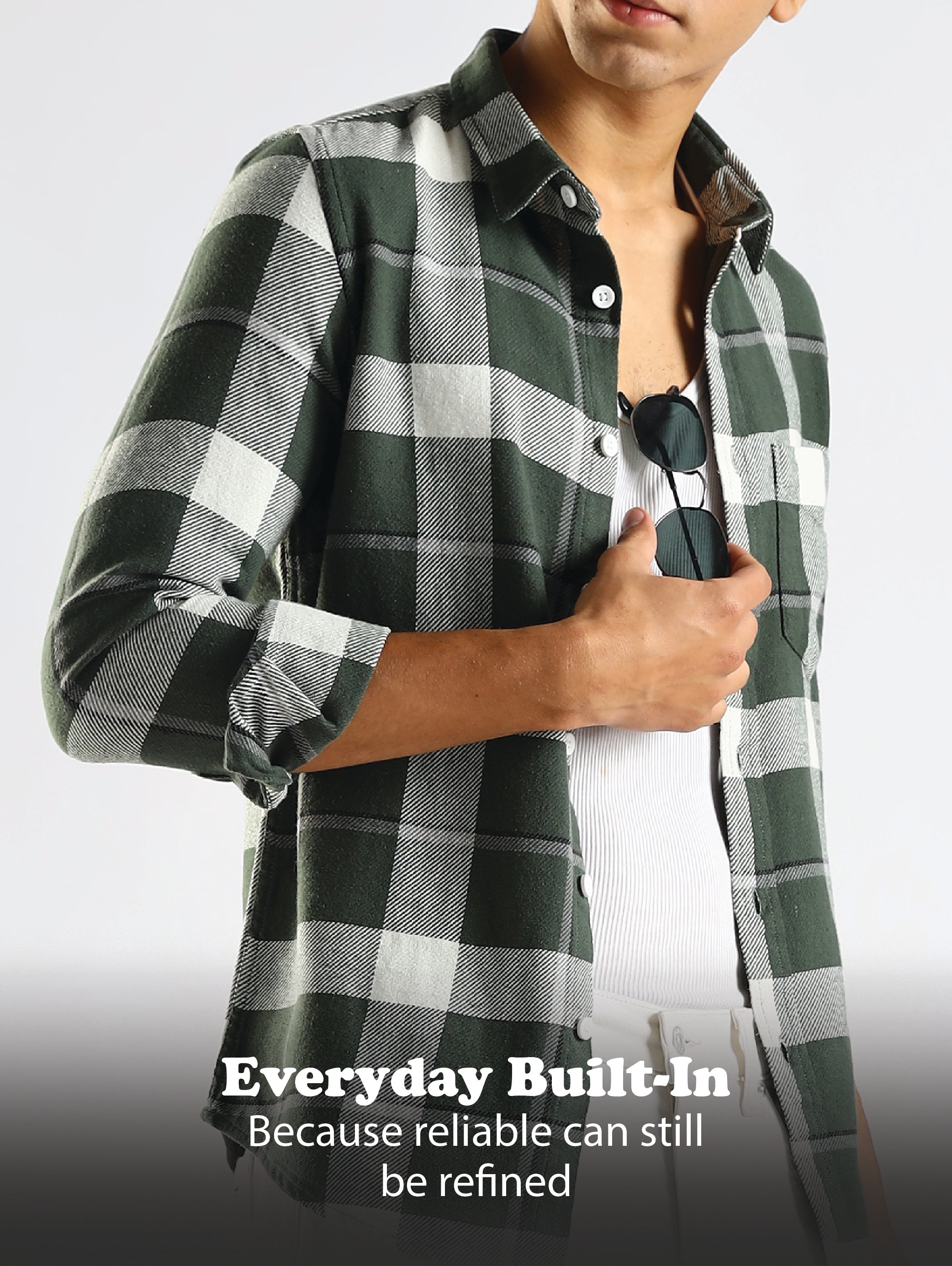 Men Green Cotton Blend Slim Checked Shirt