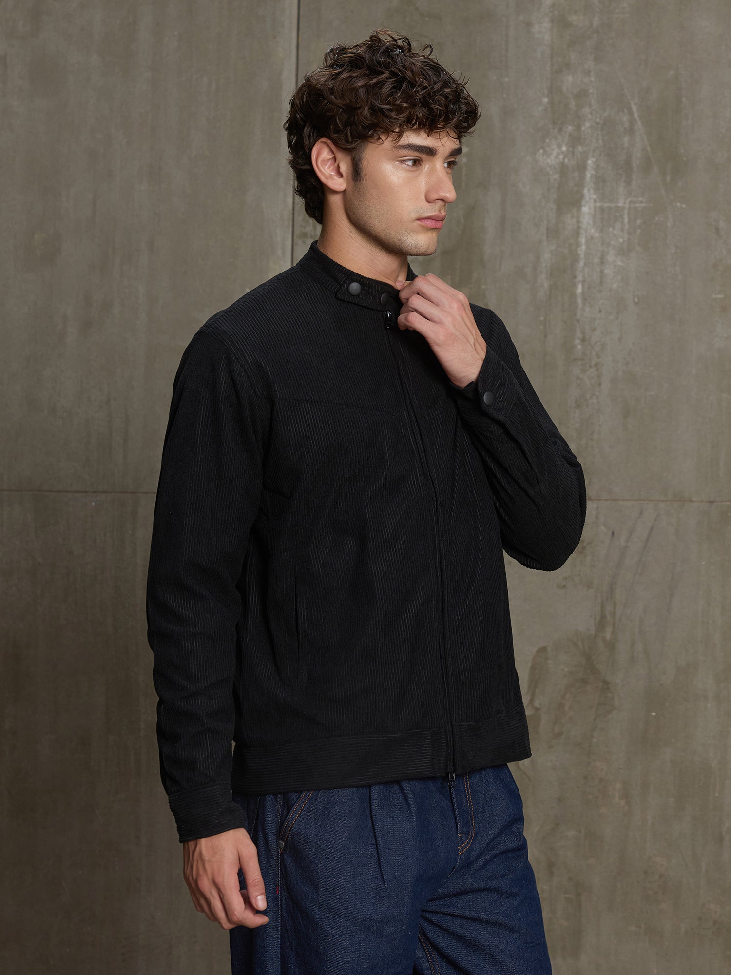 Men Black Solid Full Sleeve Casual Jacket