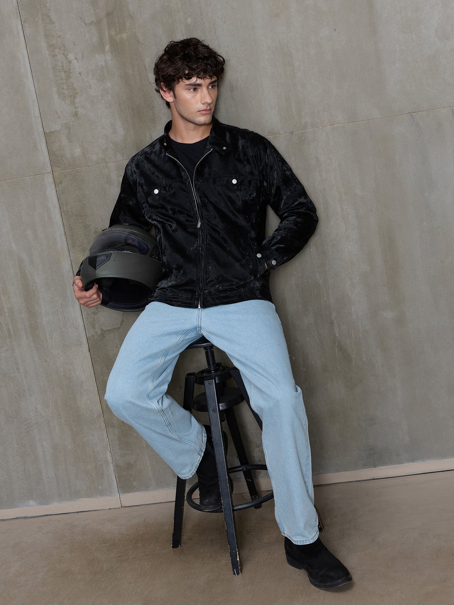 Men Black Solid Regular Fit Casual Jacket
