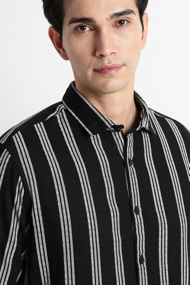 Men Vertical Stripe Textured Shirt