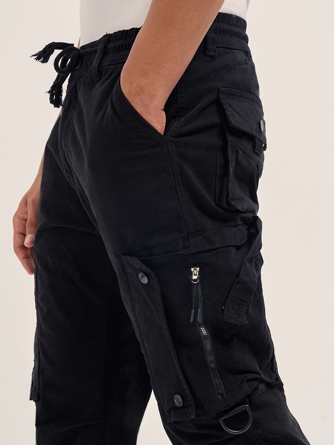 Men Black Cotton Relaxed Fit Cargo Pants