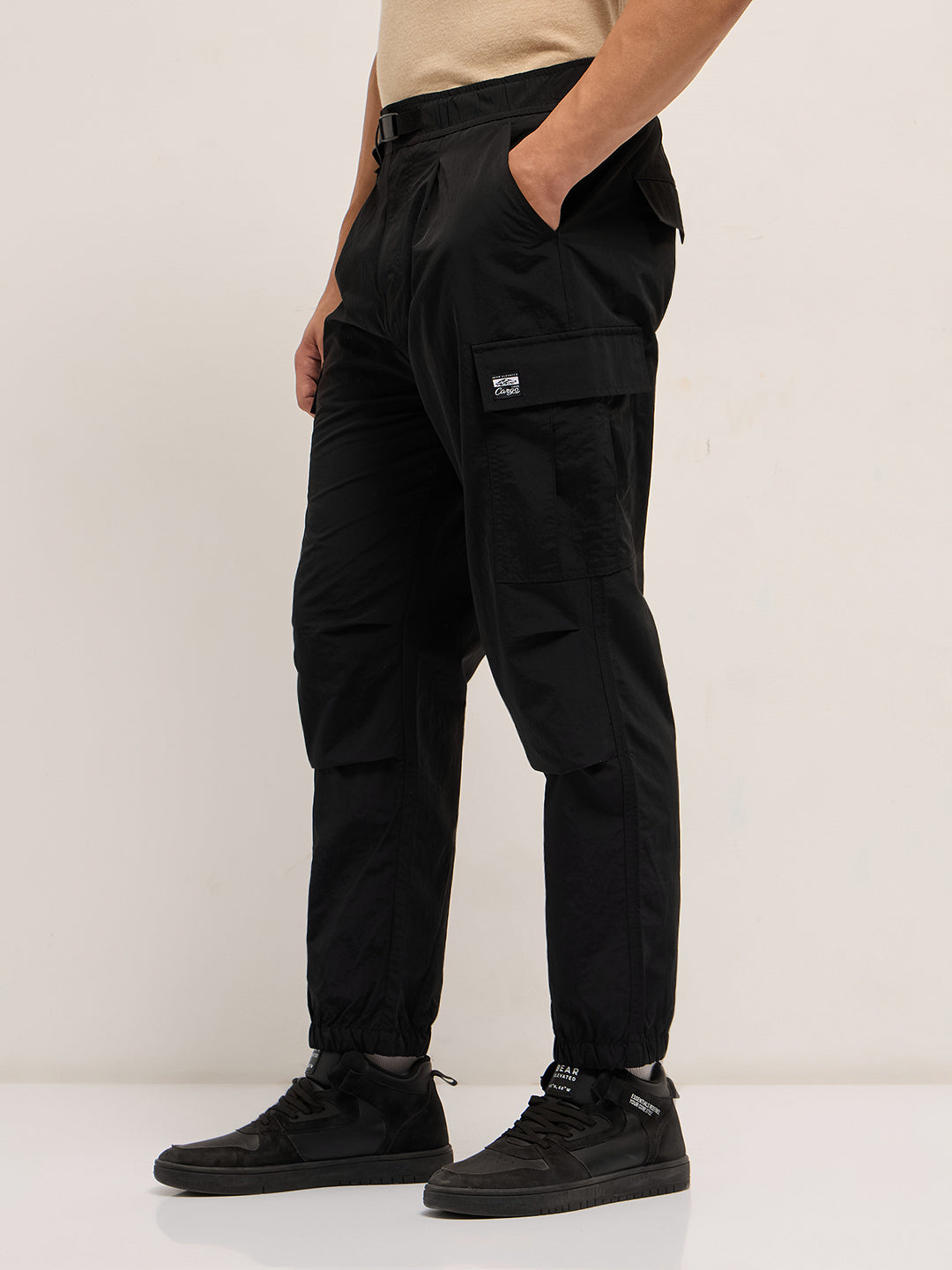 Men Black Nylon Relaxed Fit Cargo Pants