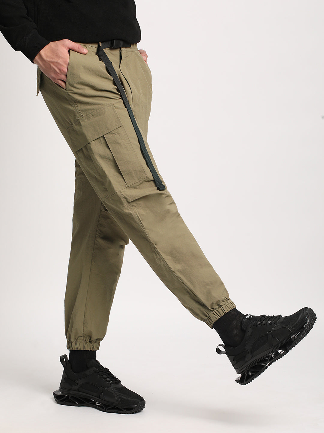 Men Beige Solid Regular Fit Cargo