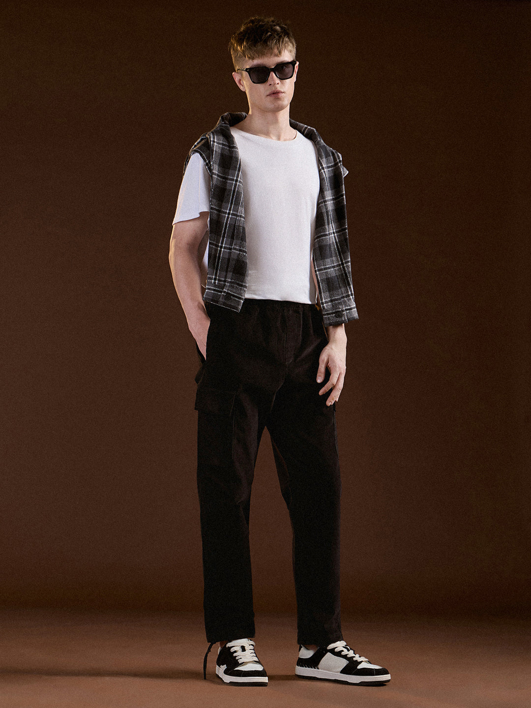 Men Black Solid Baggy Fit Stylish Corduroy Cargo Pant