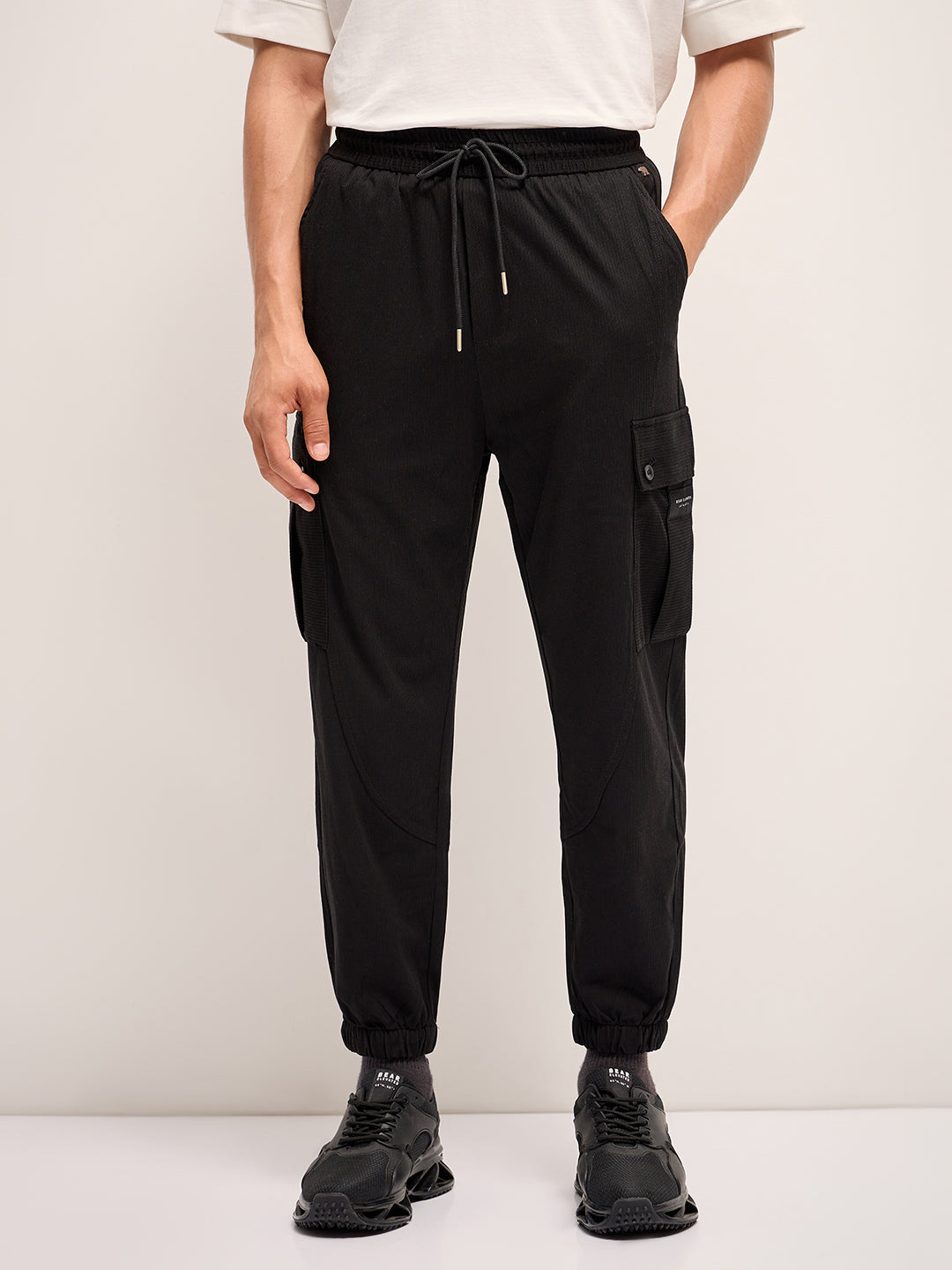 Men Black Self Design Regular Fit Cargo Pant