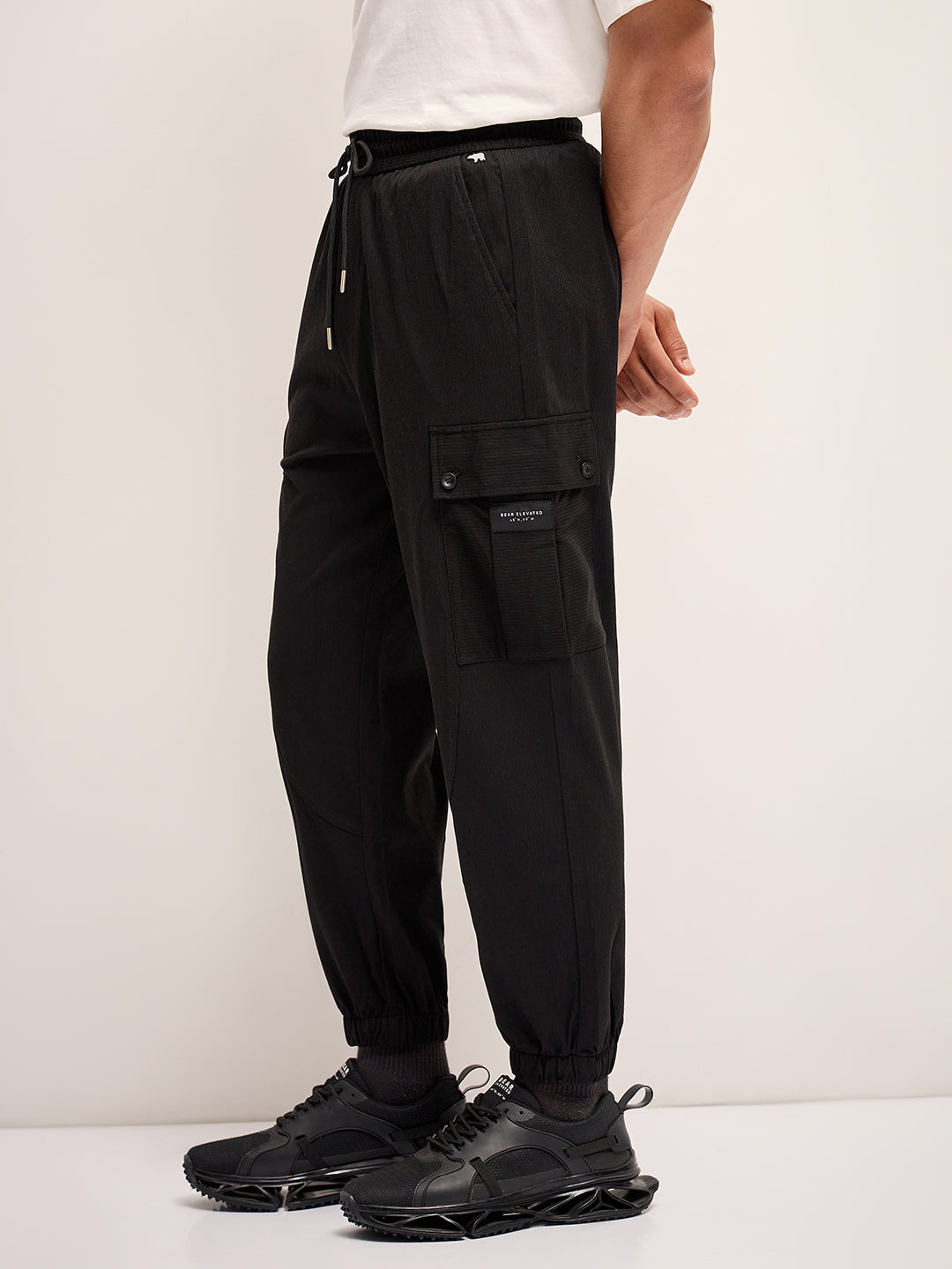Men Black Self Design Regular Fit Cargo Pant