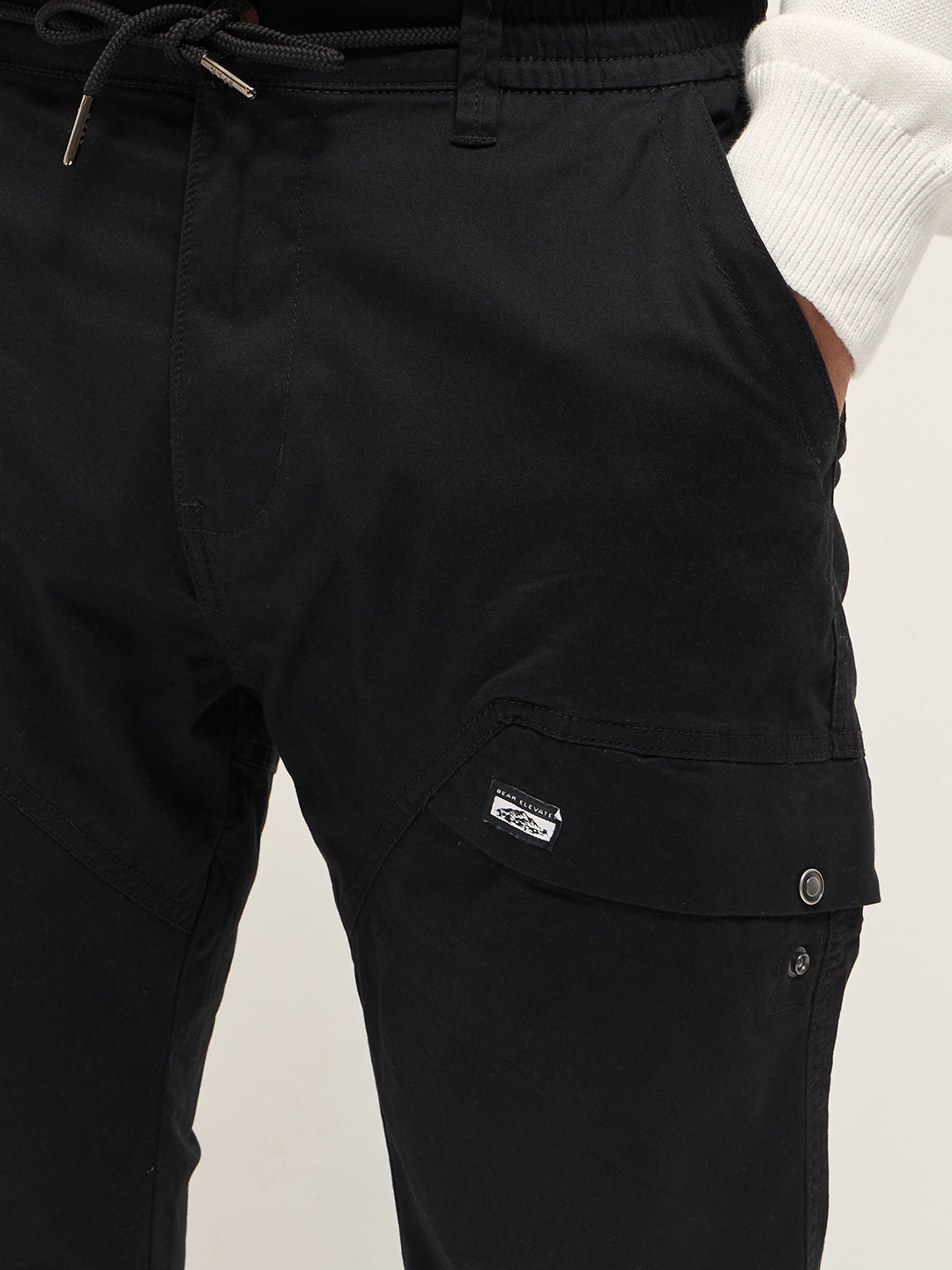 Men Black Cotton Relaxed Fit Cargo Pants