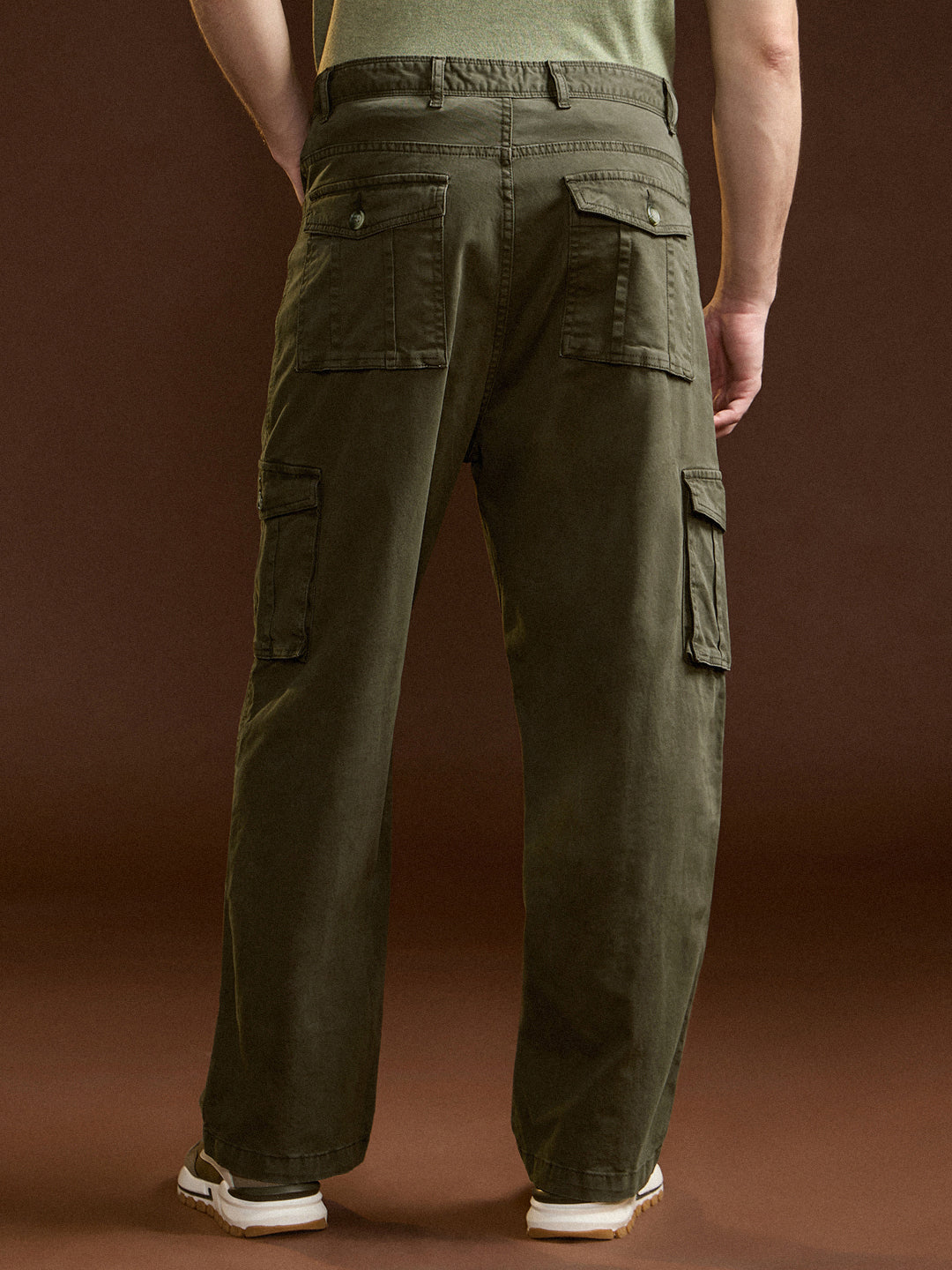 Men Olive Solid Straight Fit Functional & Stylish Cargo Pant