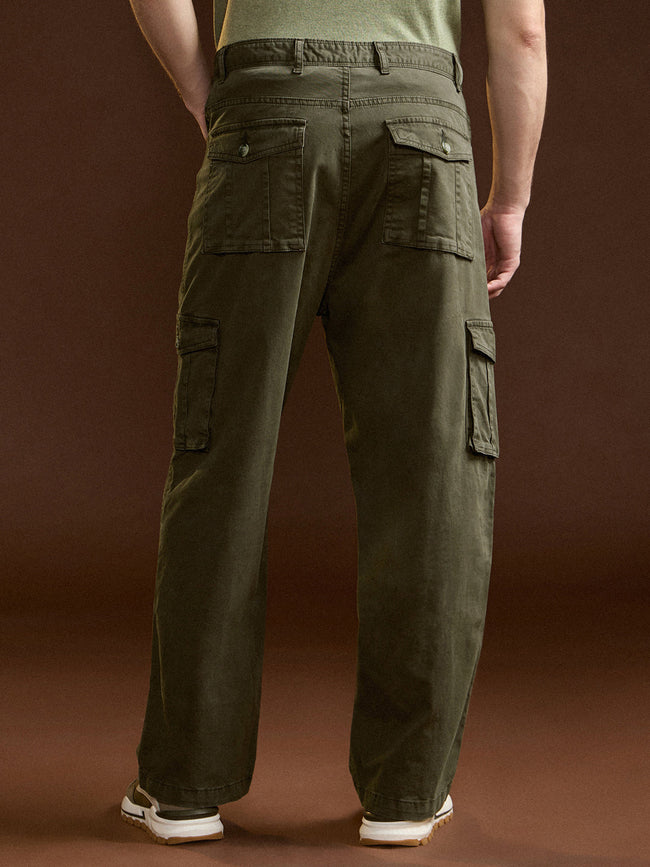 Men Olive Solid Straight Fit Functional & Stylish Cargo Pant