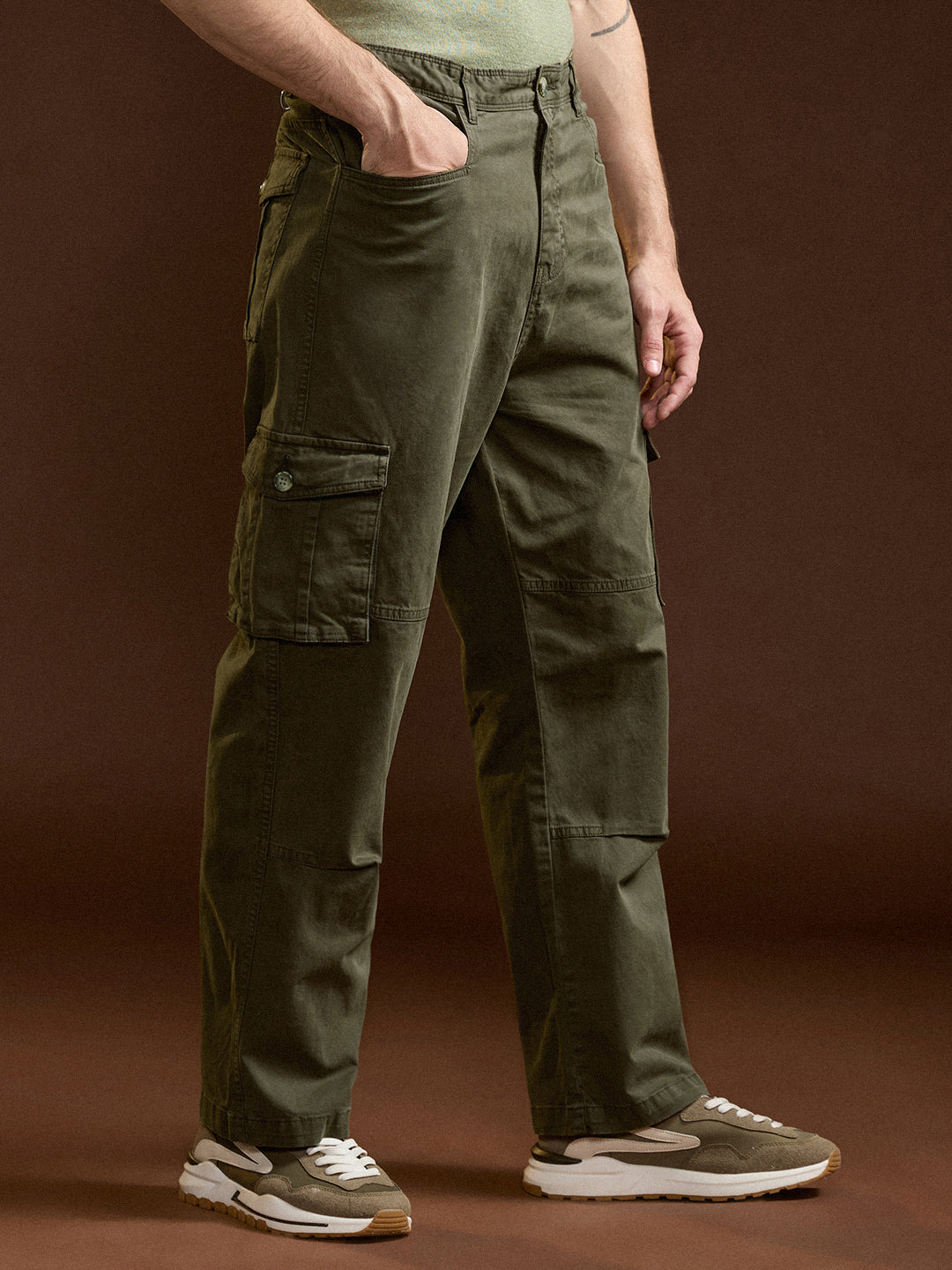 Men Olive Solid Straight Fit Functional & Stylish Cargo Pant