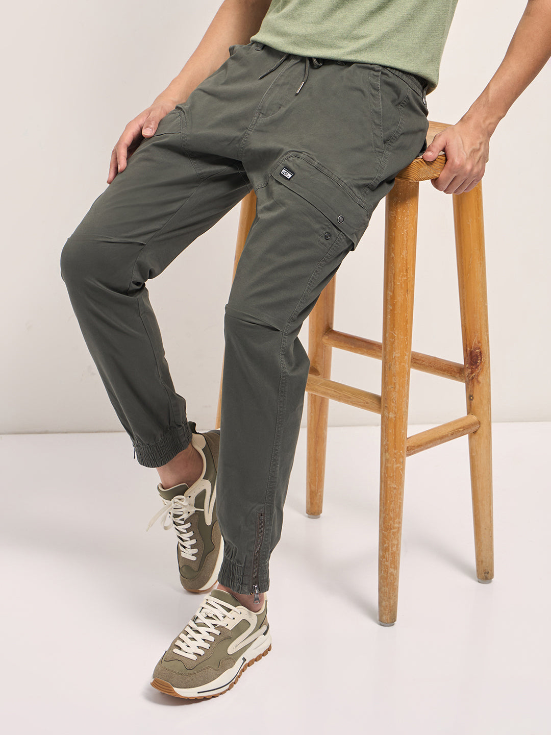Men Olive Cotton Relaxed Fit Cargo Pants