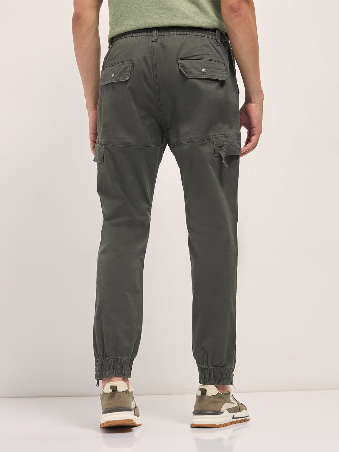 Men Olive Cotton Relaxed Fit Cargo Pants