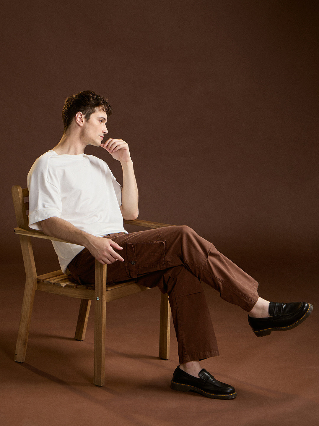 Men Brown Solid Straight Fit Cargo Pant