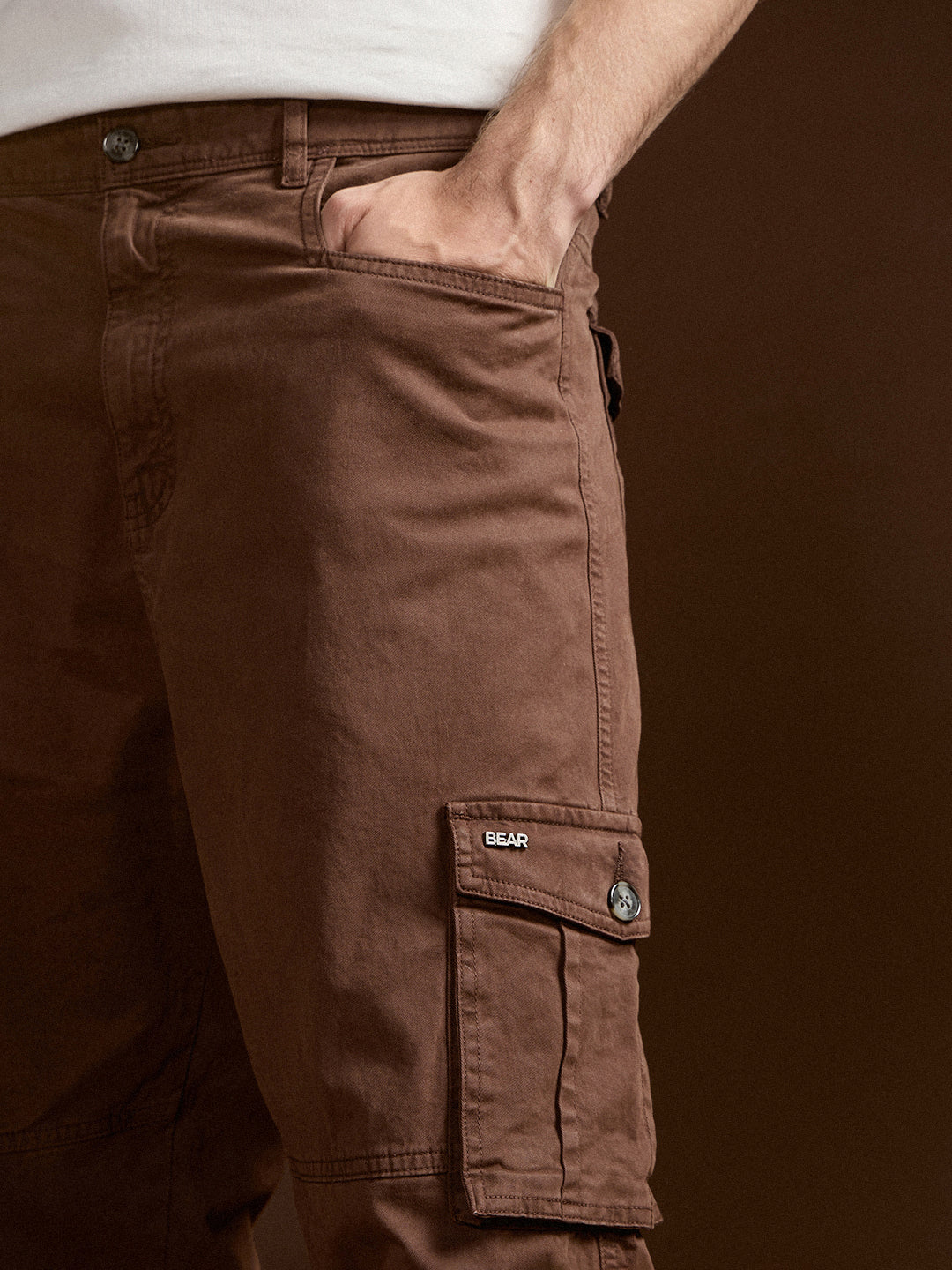 Men Brown Solid Straight Fit Cargo Pant