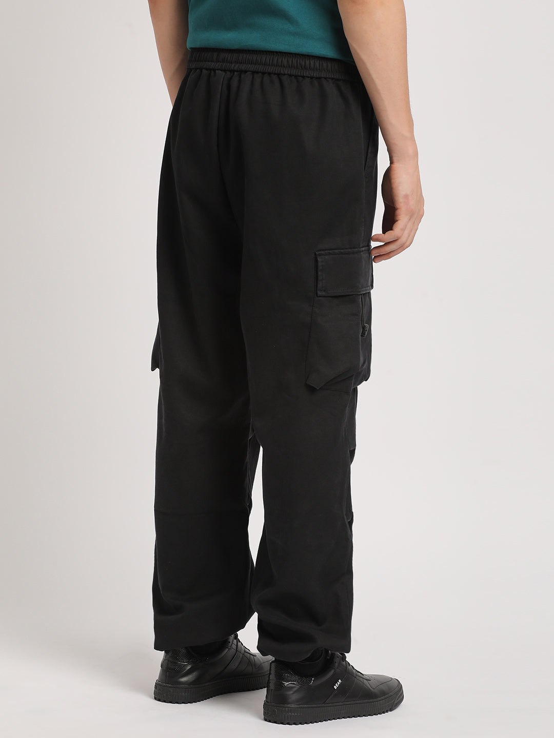 Men Black Solid Loose Fit Cargo