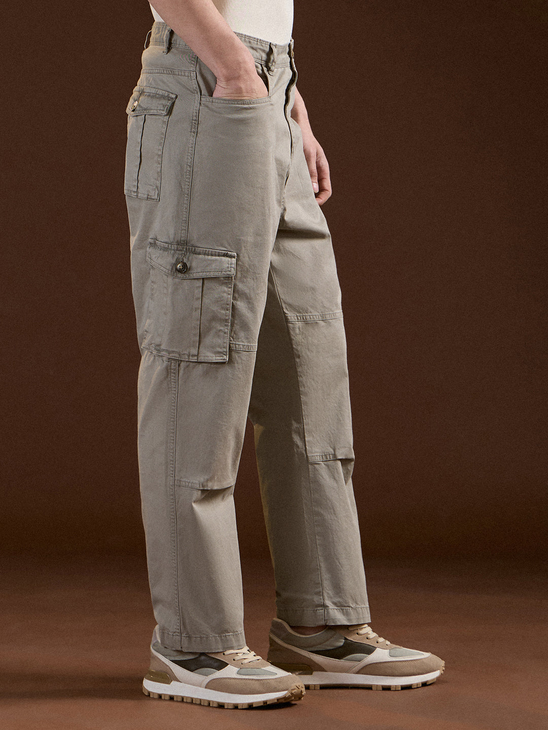Men Beige Solid Straight Fit Cargo Pant