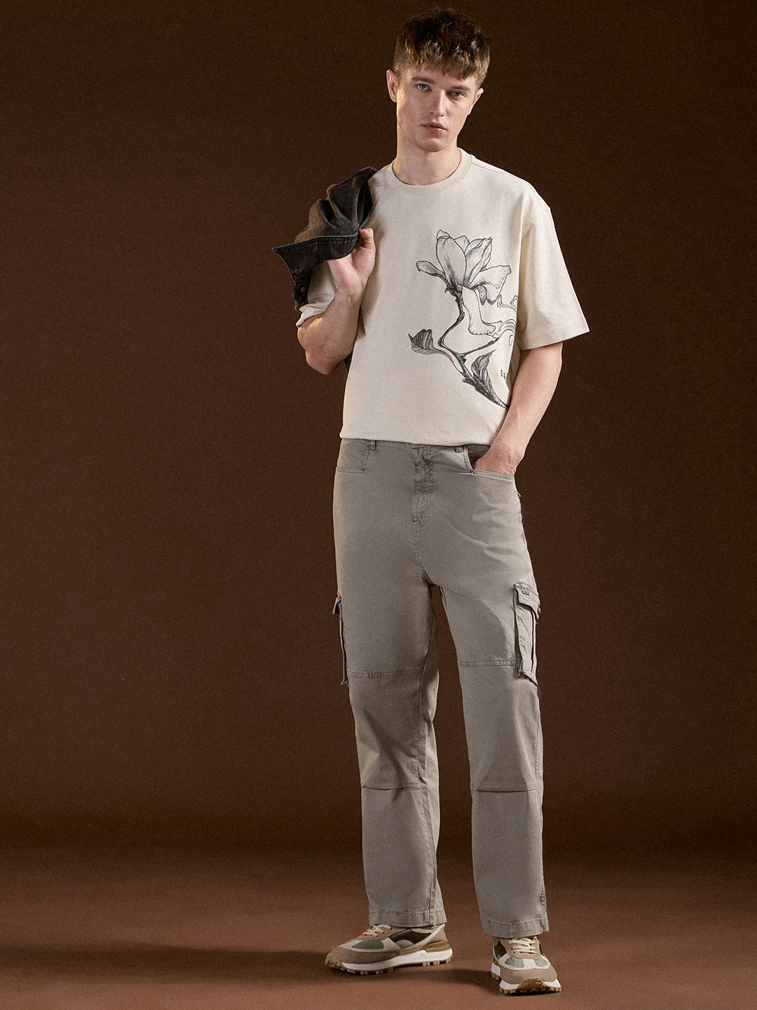 Men Beige Solid Straight Fit Cargo Pant