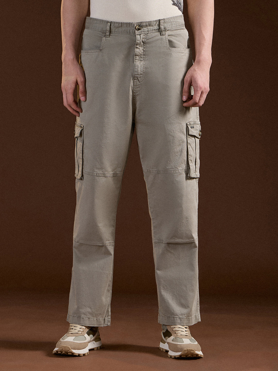 Men Beige Solid Straight Fit Cargo Pant