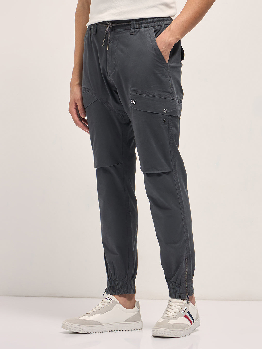 Men Grey Cotton Relaxed Fit Cargo Pants