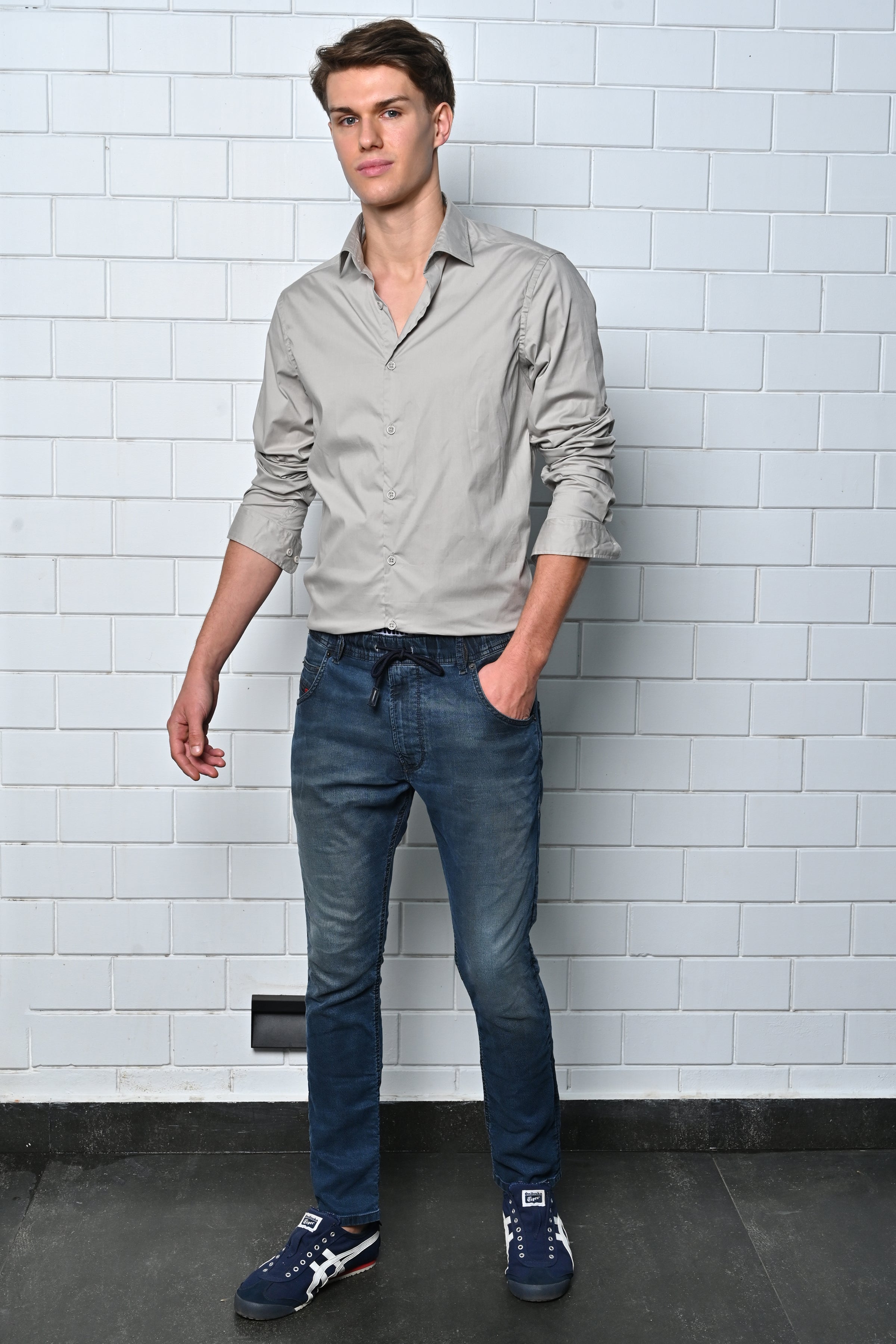 Men Cotton Lycra Solid Shirt