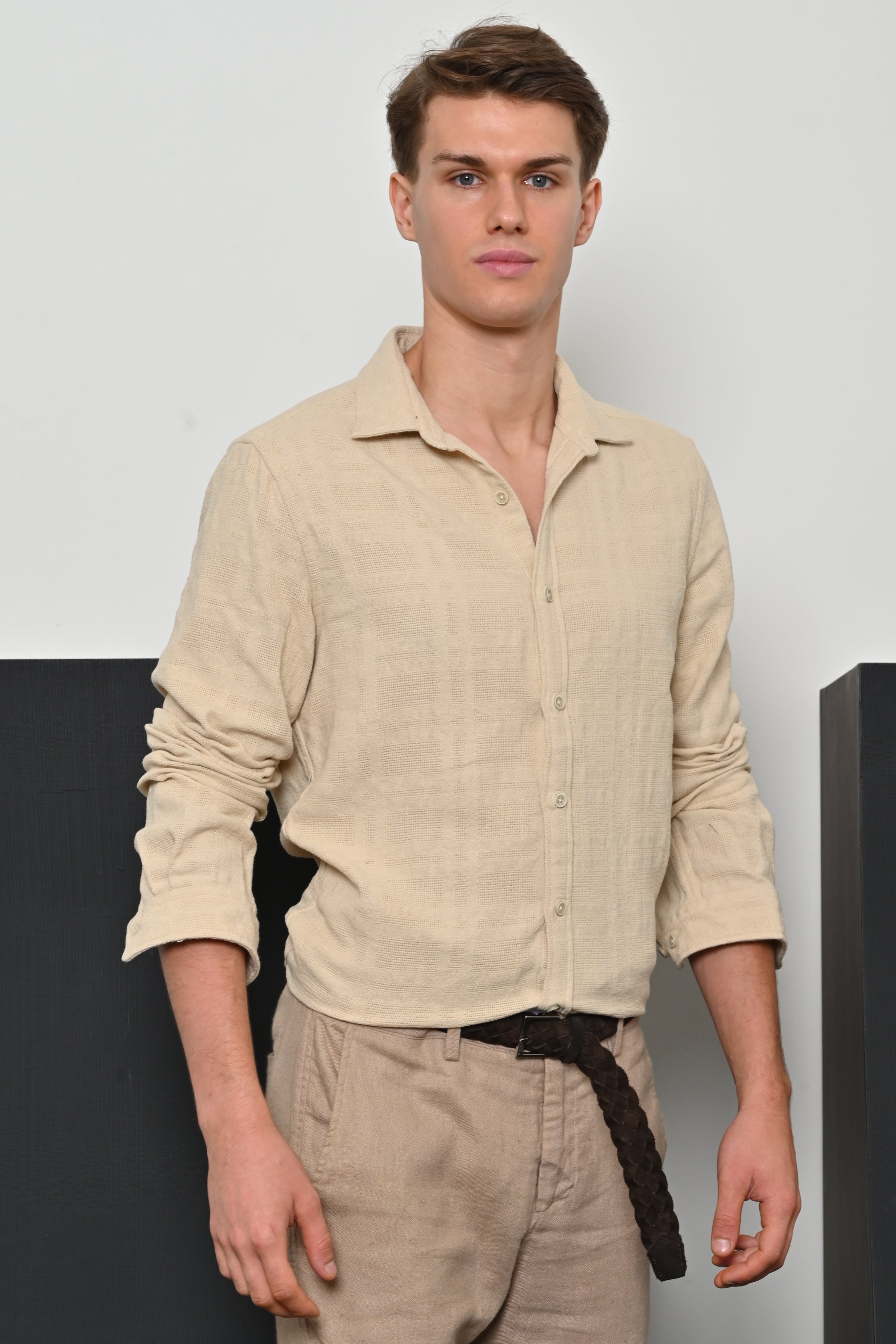 Men Textured Solid Shirt