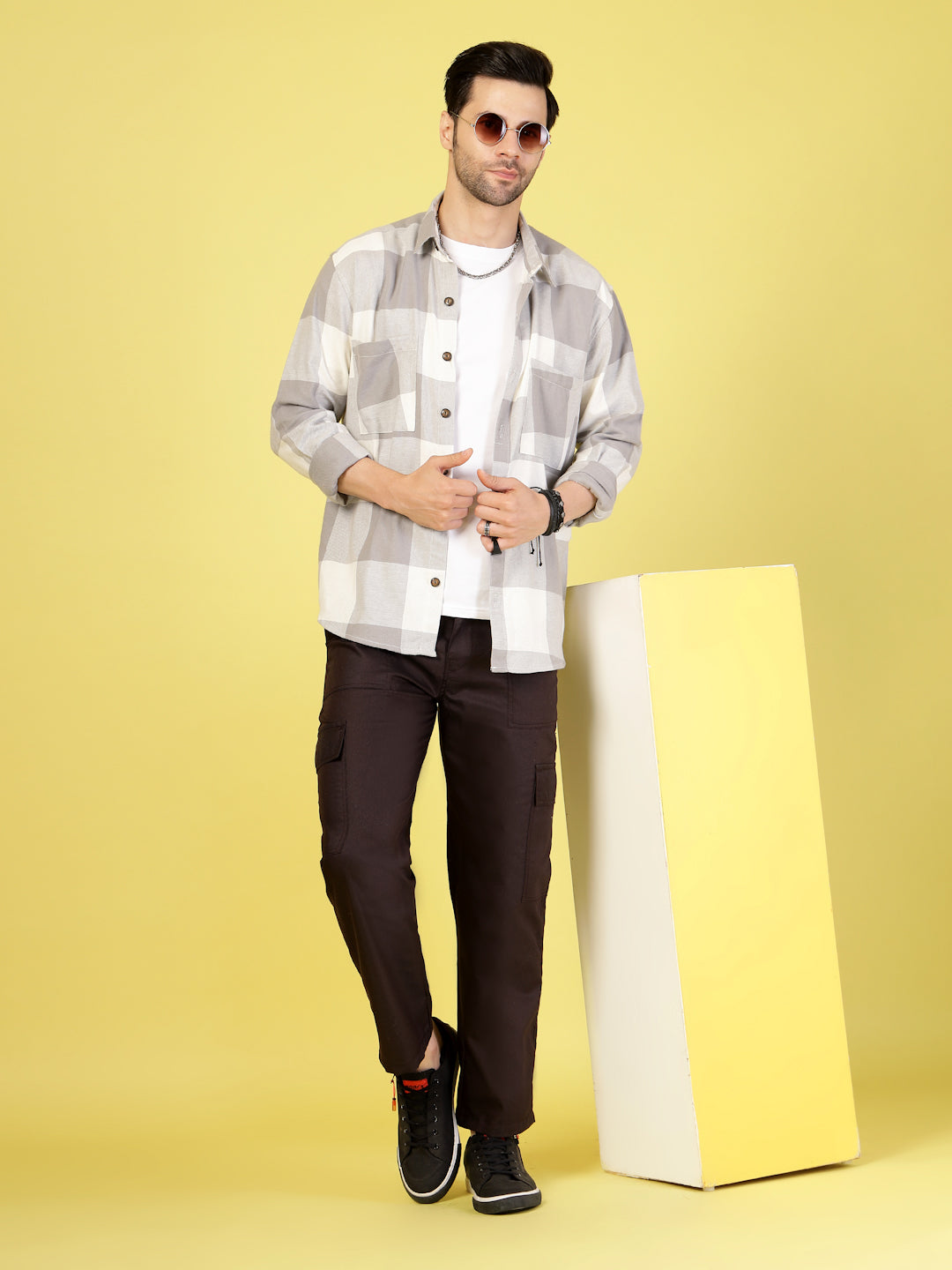 Men Dark Brown Twill Solid Cargo