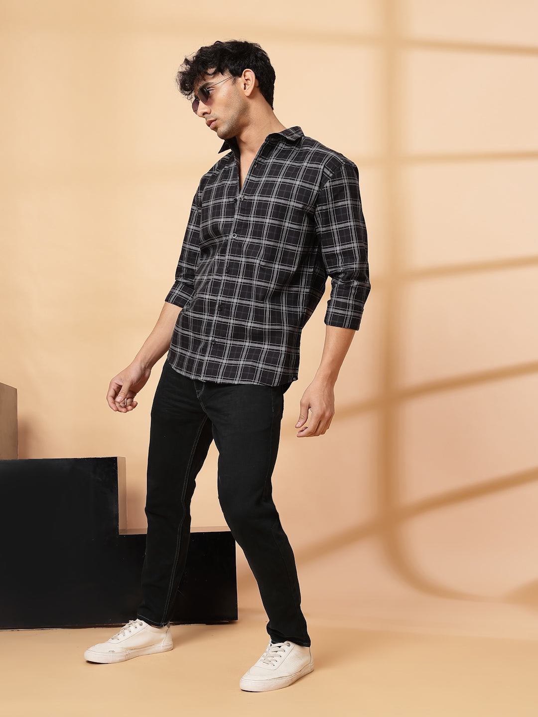 Men Classic Checkered Cotton Fabric Shirt