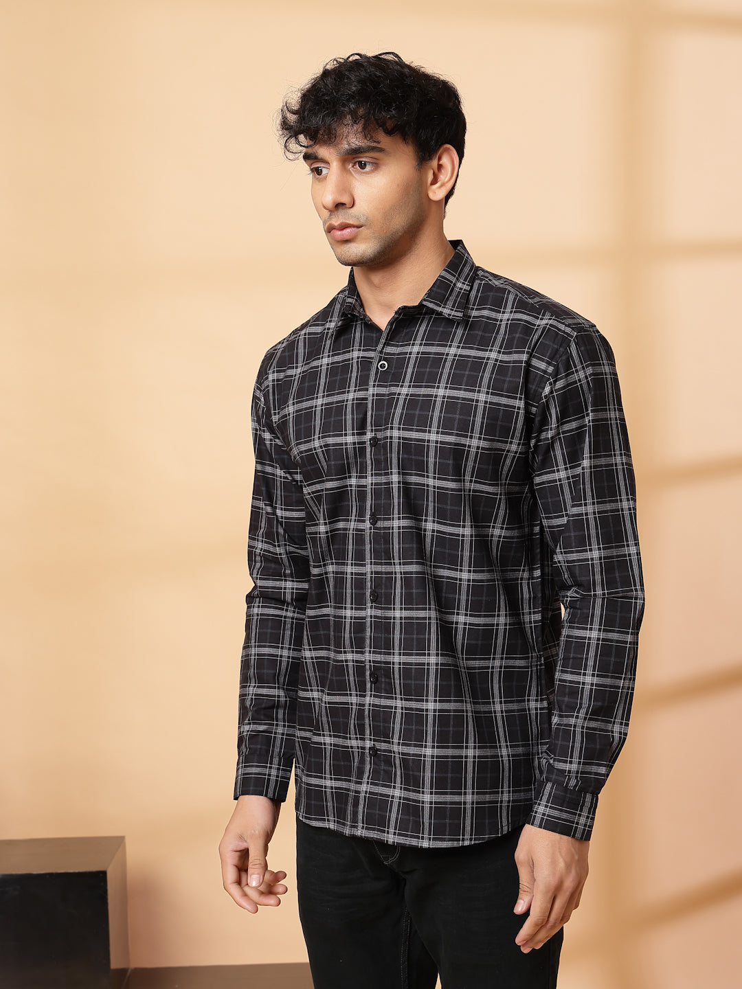 Men Classic Checkered Cotton Fabric Shirt