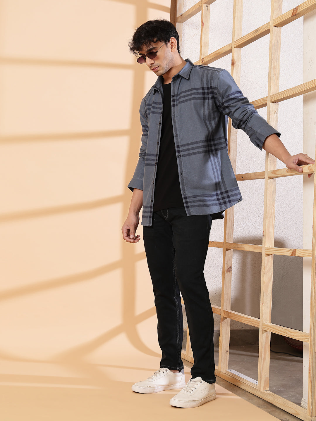 Men Classic Checkered Cotton Fabric Shirt