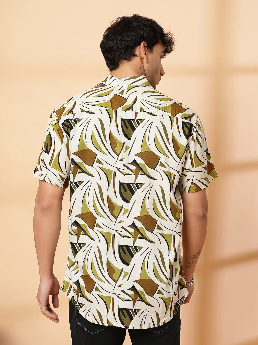 Men Bold Abstract Pattern Shirt