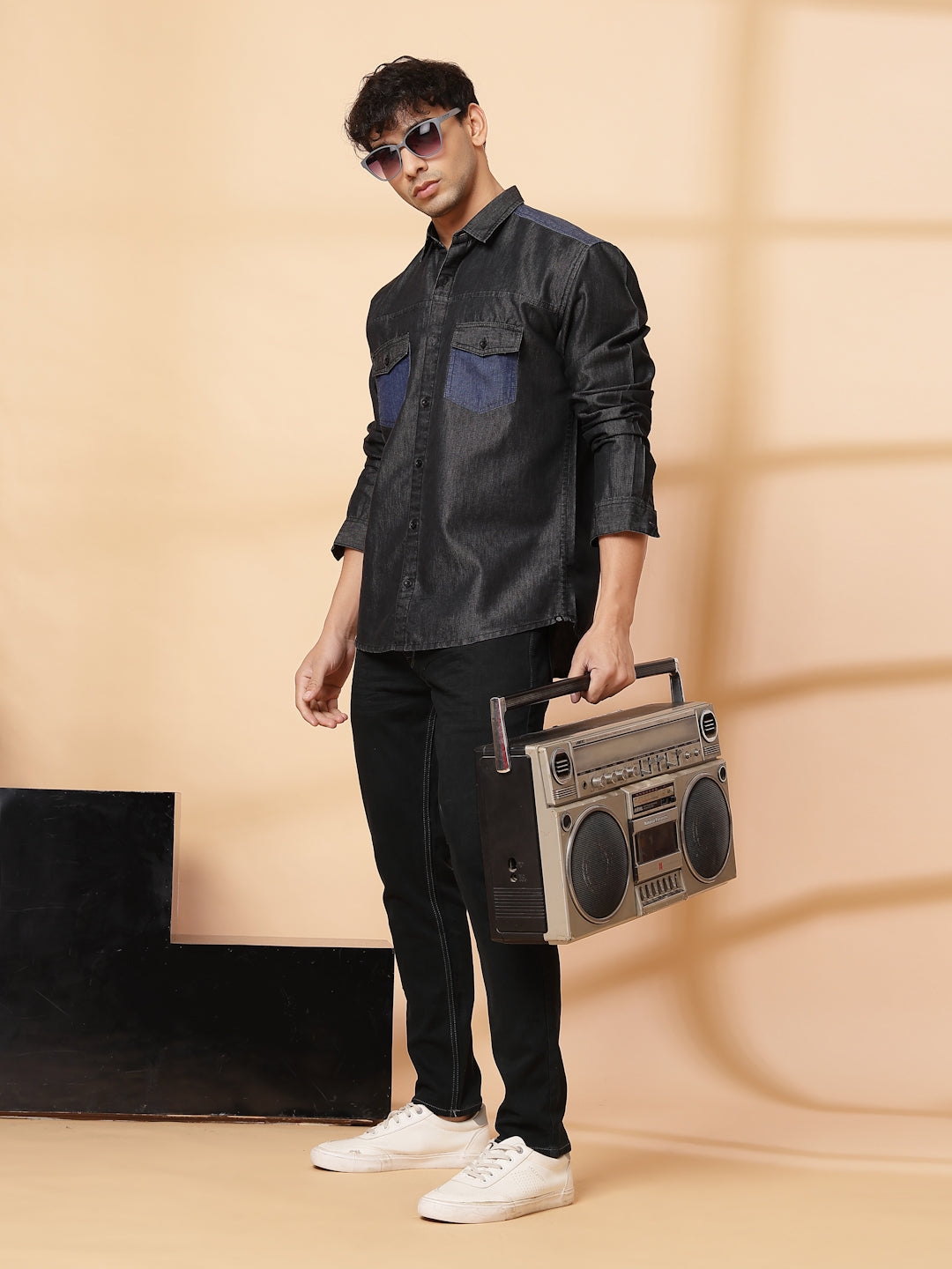 Men Classic Cutaway Denim Shirt