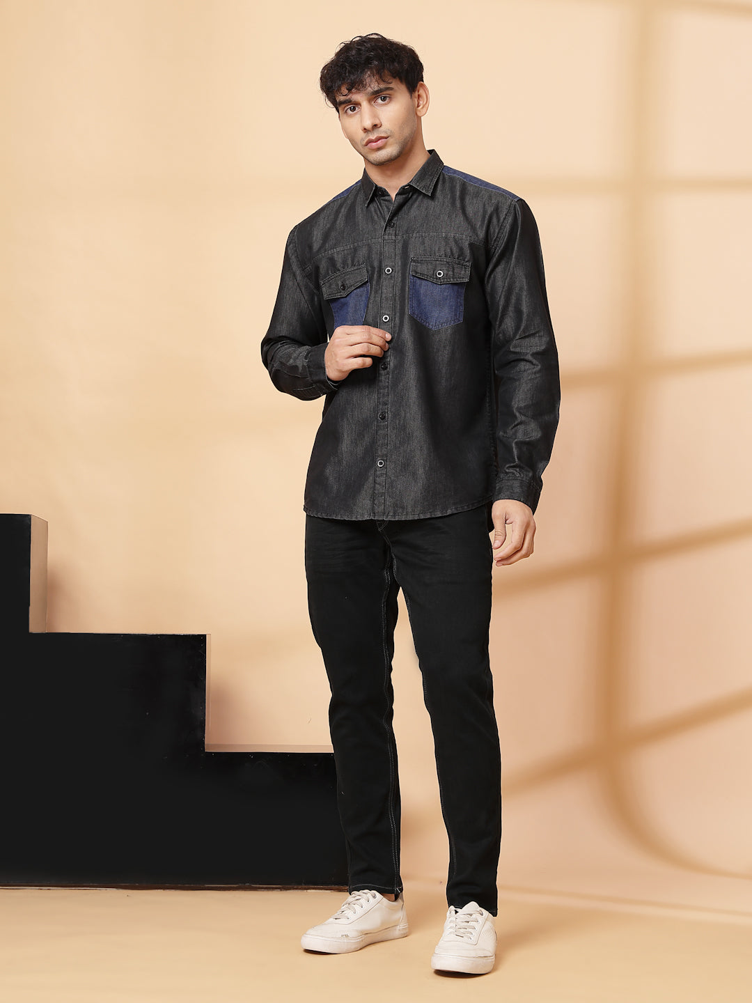 Men Classic Cutaway Denim Shirt
