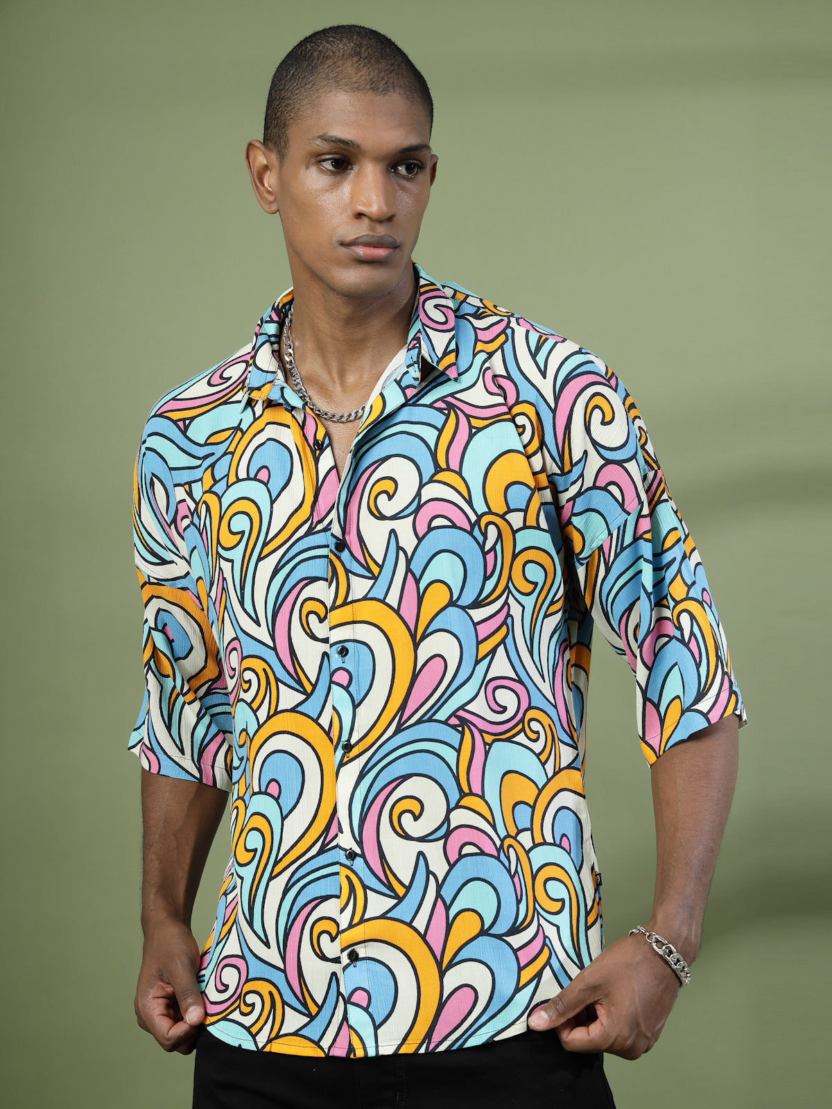 Men Oversized Cutaway Collar Shirt