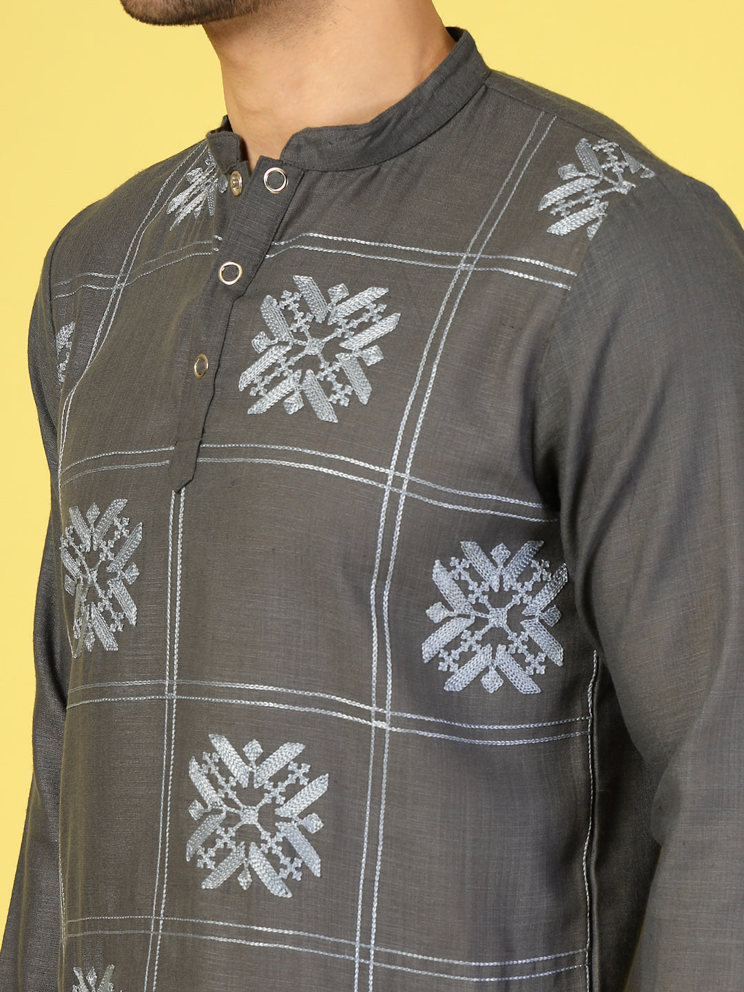 Men Modern Slim Fit Embroidered Kurta