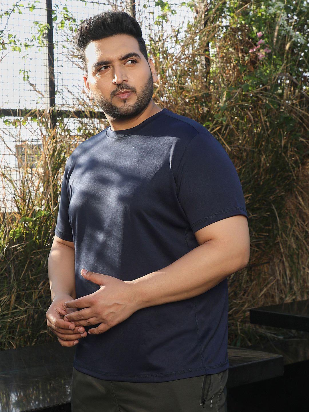 Men Navy Blue Solid T-Shirt