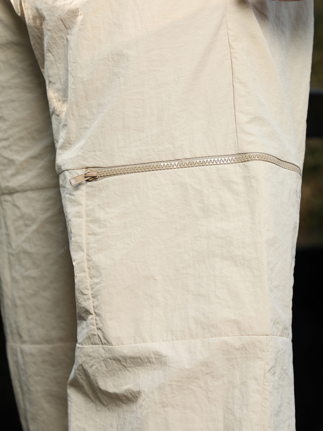 Men Beige Mid-Rise Relaxed Fit Cargo Pants