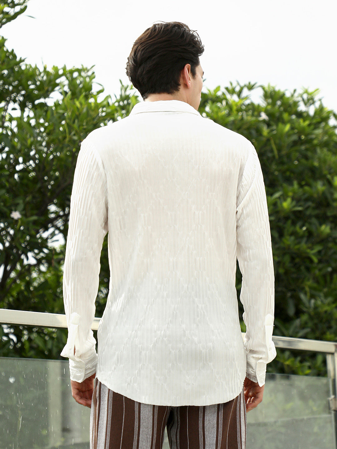 Men White Textured Slim Fit Shirt