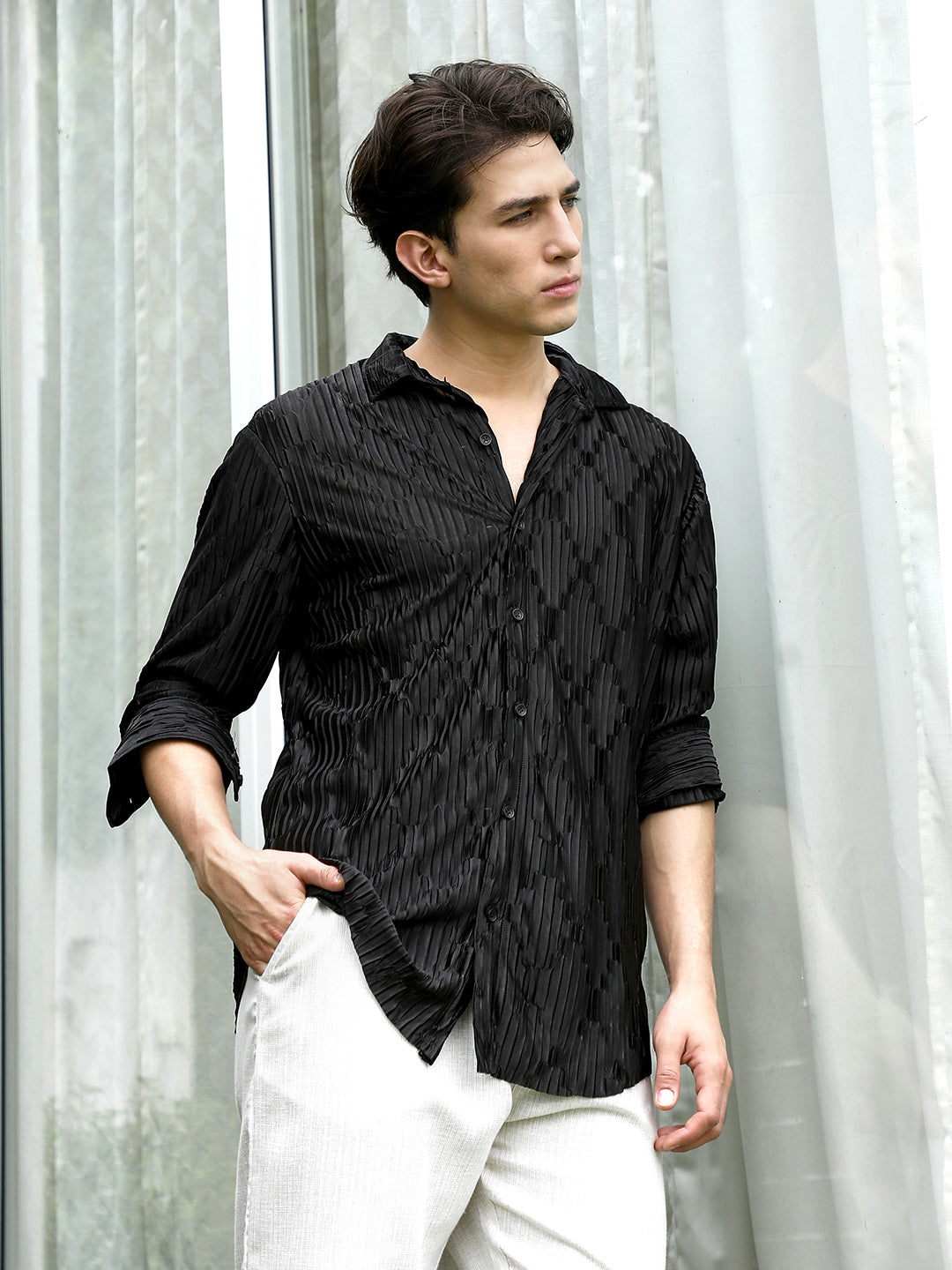Men Black Textured Slim Fit Shirt