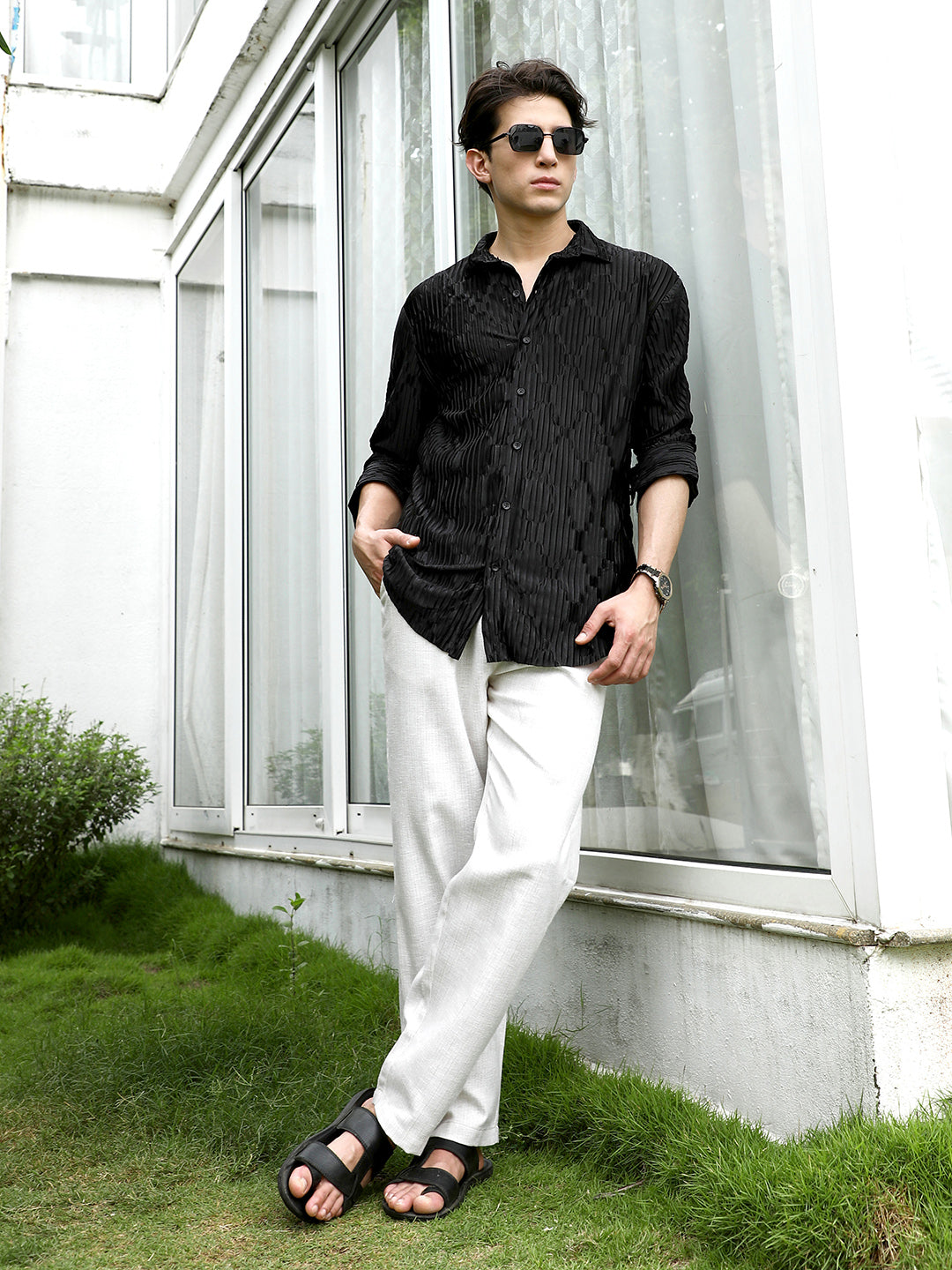 Men Black Textured Slim Fit Shirt