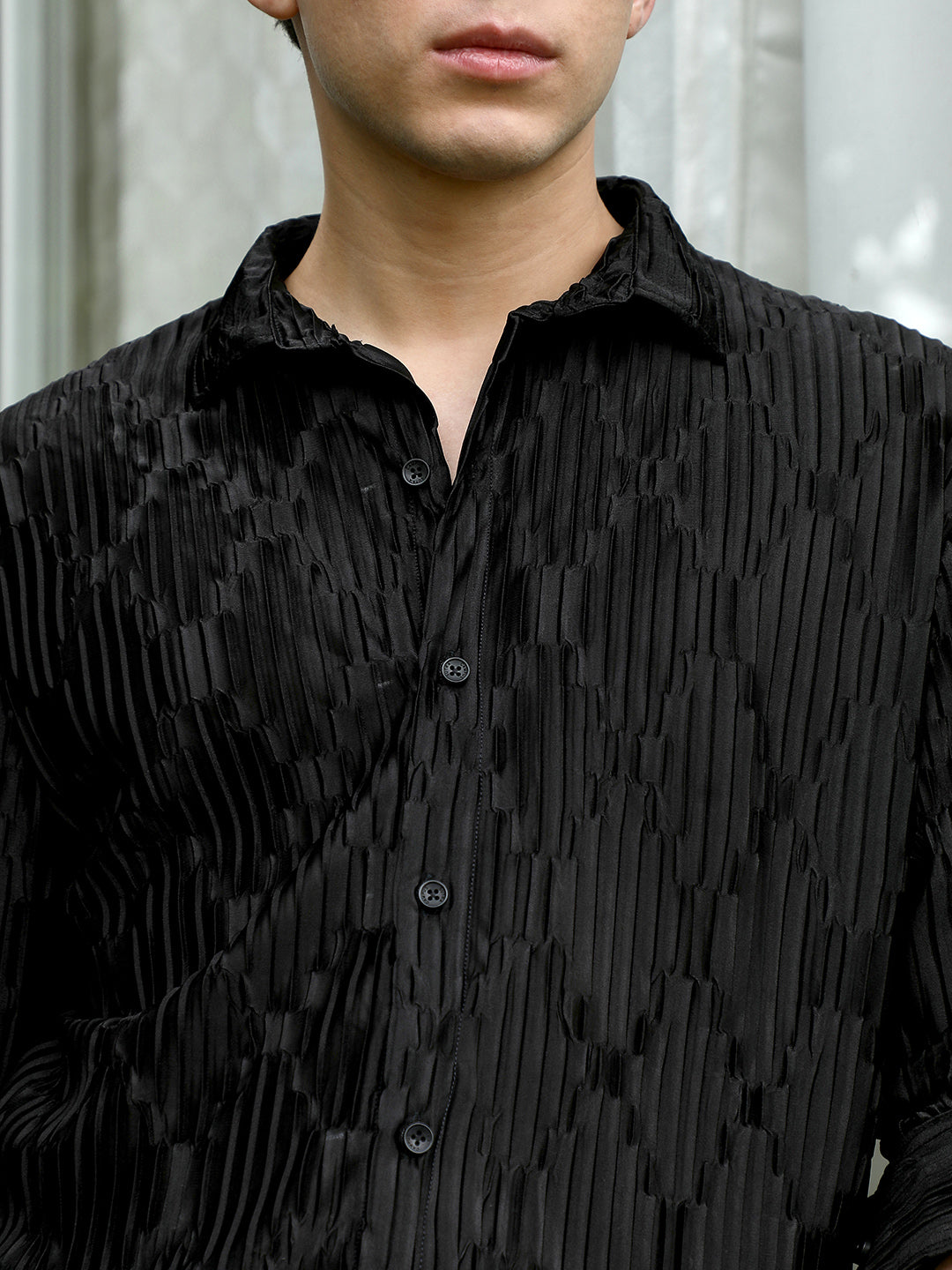 Men Black Textured Slim Fit Shirt