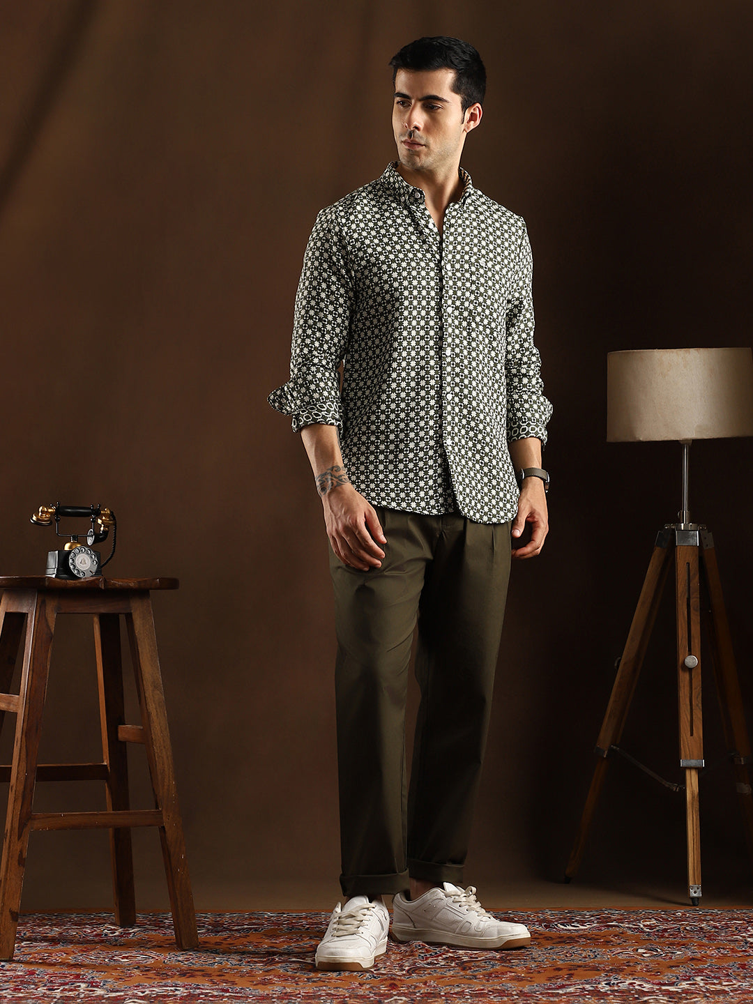 Men Olive Green Motif-Block Regular Shirt